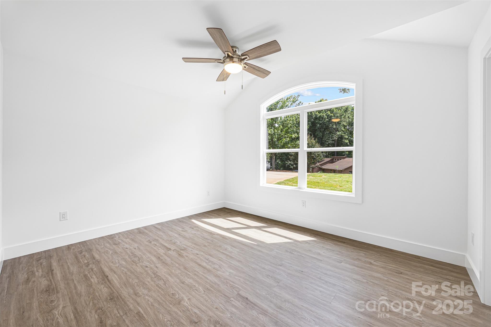 Tega Cay - Residential