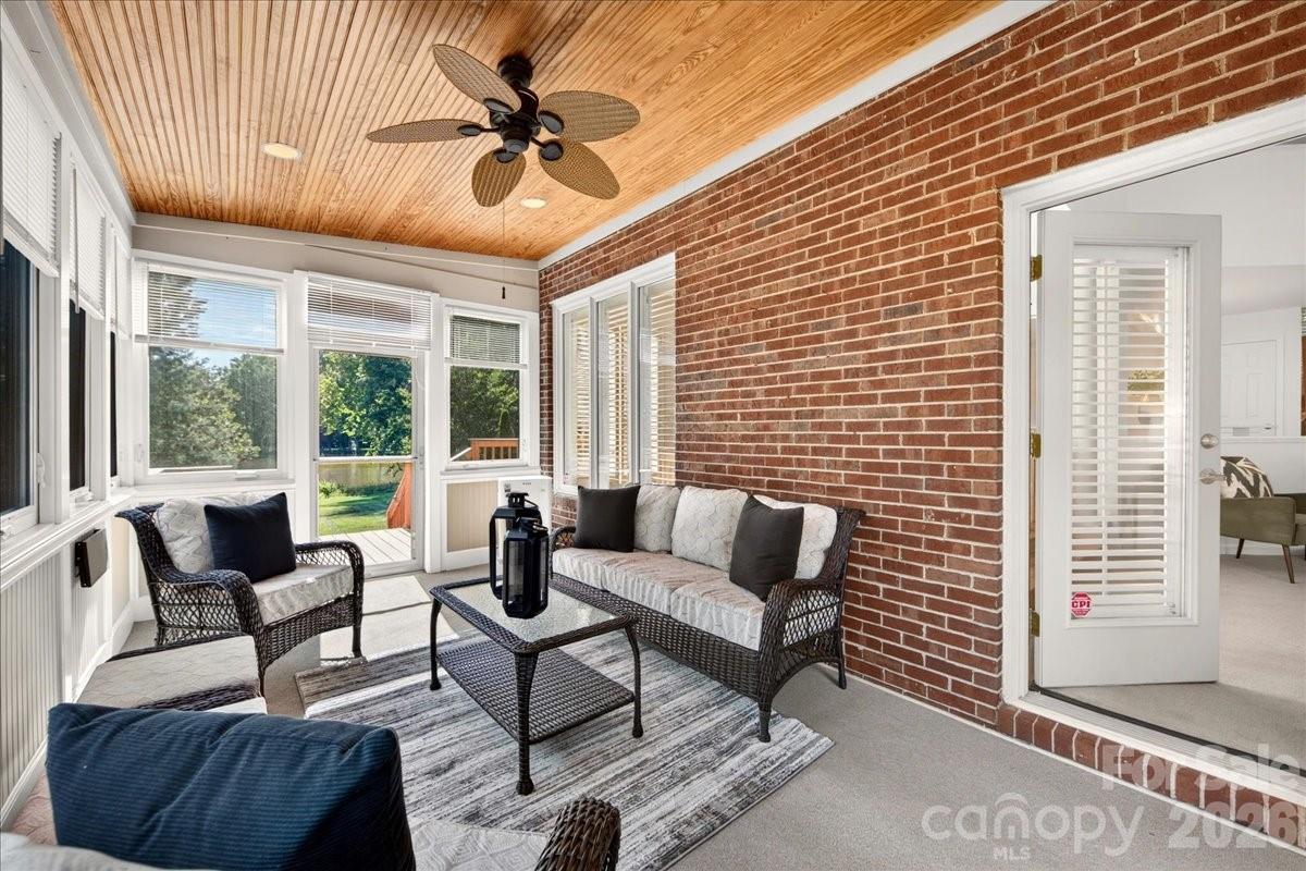 Carsons Pond - Residential
