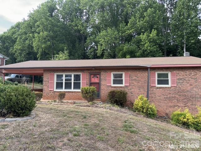 Hard to find 3 bedroom, 1.5 bathroom brick ranch style home with basement in the Glen Alpine area and just a short drive to downtown Morganton. Large kitchen with ample countertop and cabinet space. Living room offers space to entertain family and friends. Primary bedroom features closet space along with half bathroom. Full basement offers room for projects and storage.