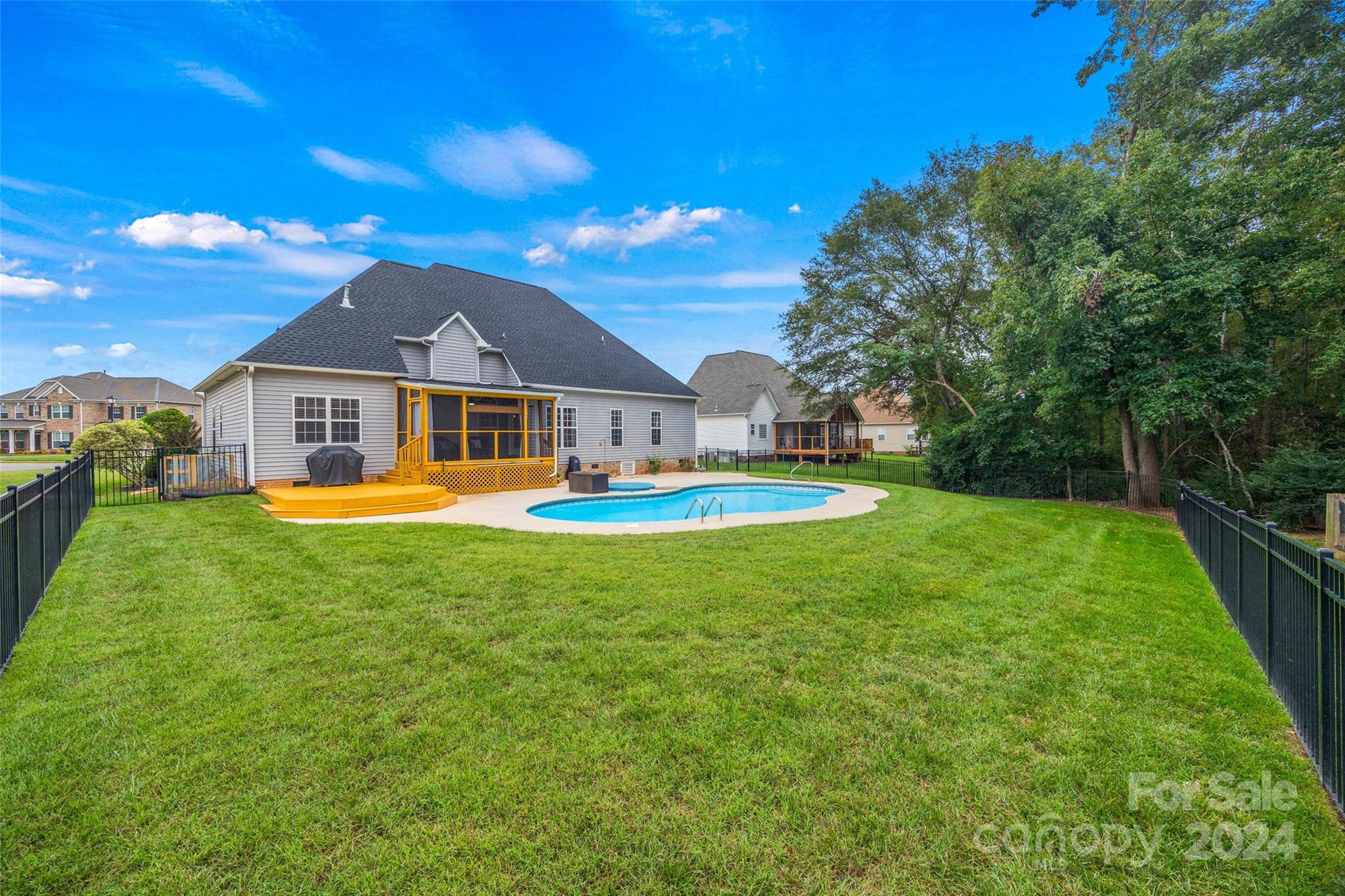 Stoneridge Lakes - Residential