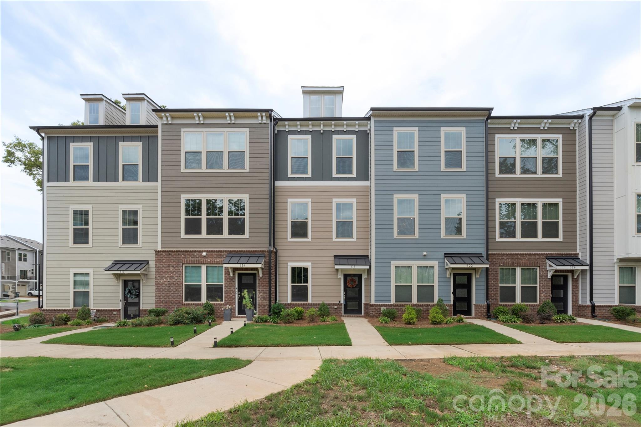 The Towns at Greenway - Residential