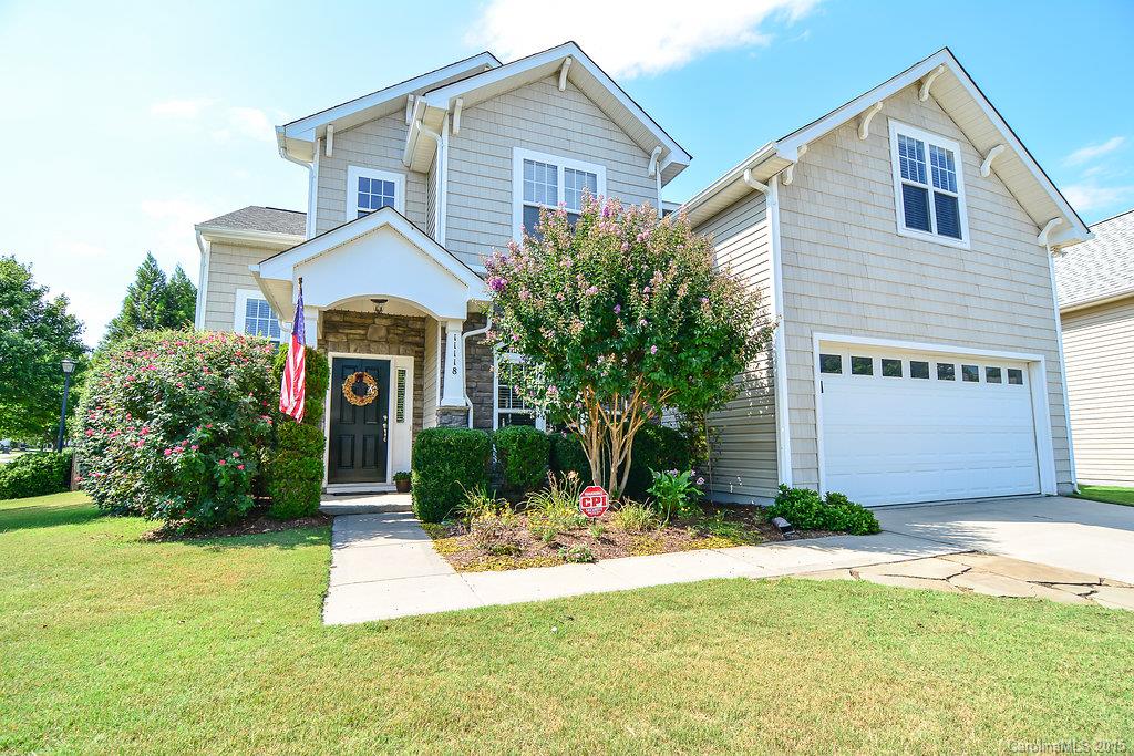 ***BACK ON MARKET!!***Buyer was relocated! 
Adorable home in desirable Southampton Commons. This home is move in ready! 4 bedrooms with a bonus (could be a 5th bedroom), New roof 2014, New siding 2014, New HVAC (with warranty).