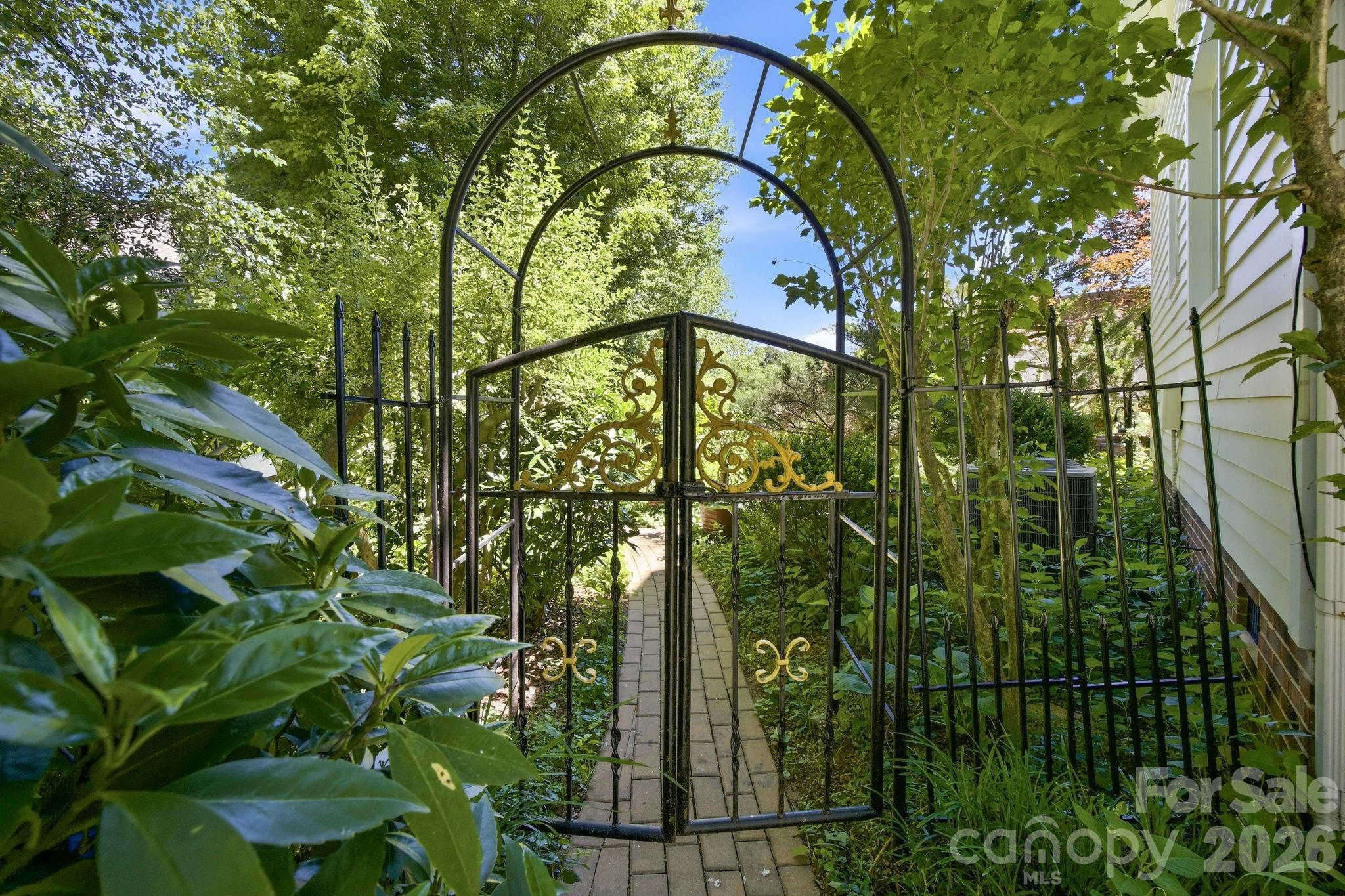 Beverly Crest - Residential