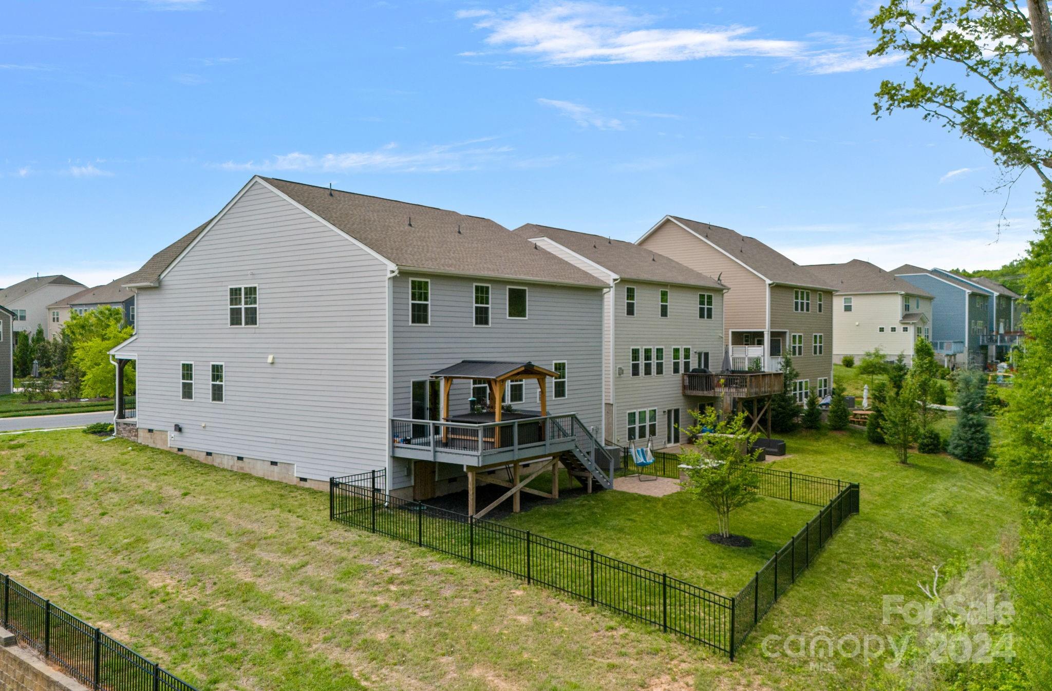 Oakland Pointe - Residential