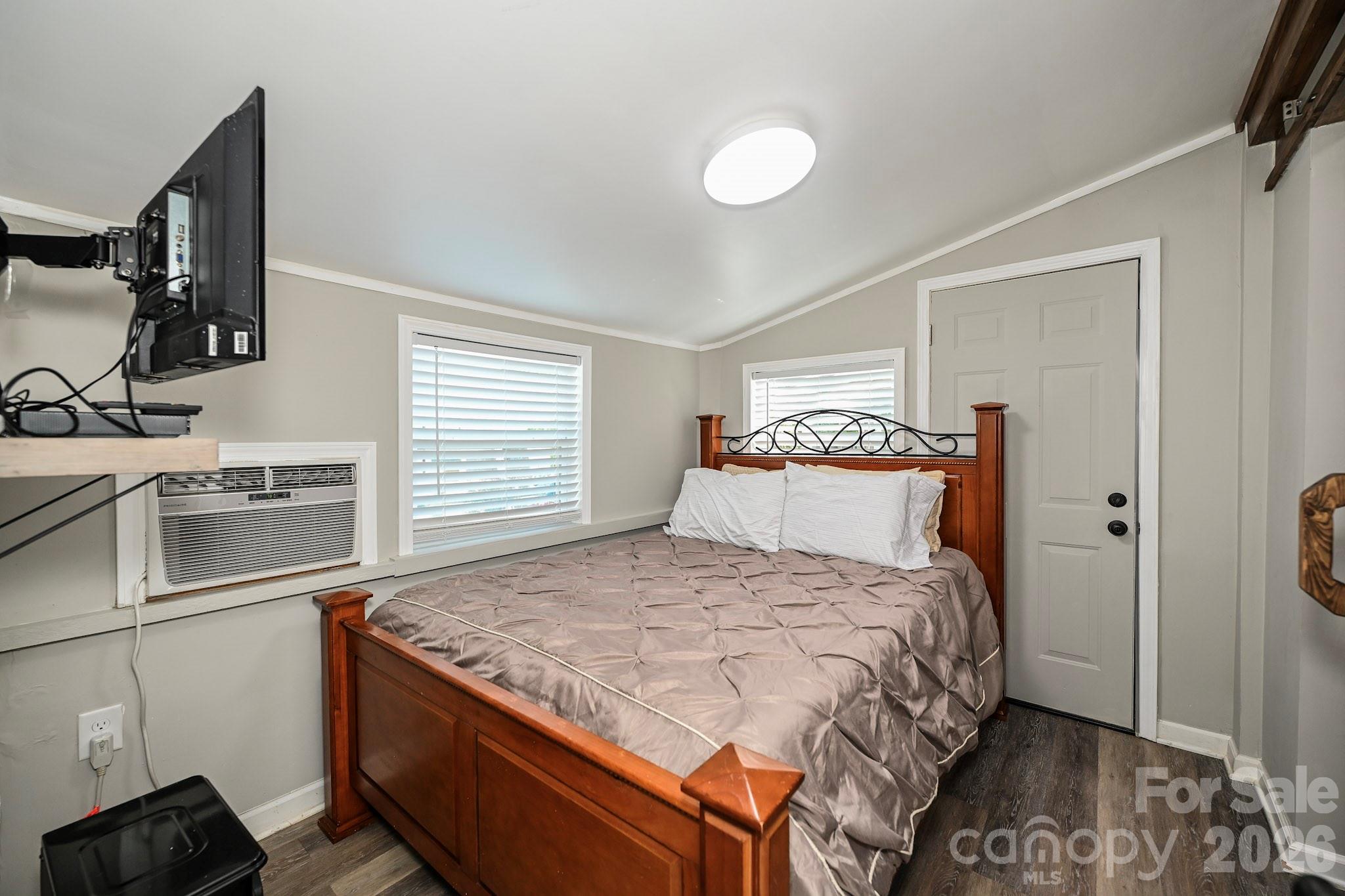 Twin Harbor - Residential