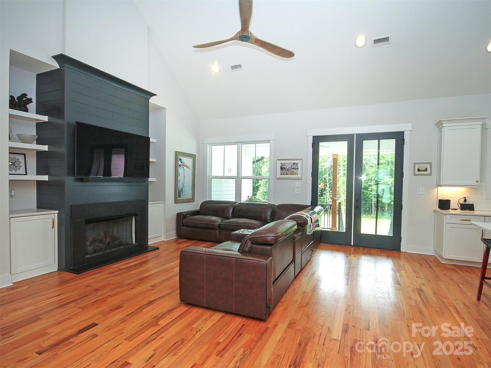 Sanders Landing - Residential