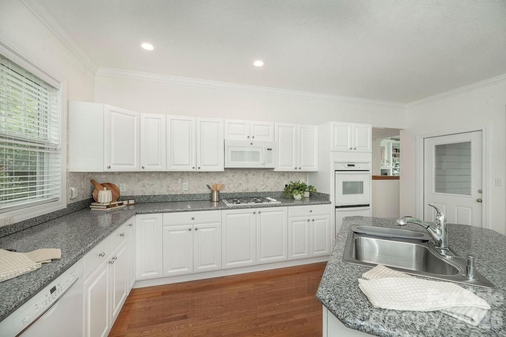 Deerlake Village - Residential