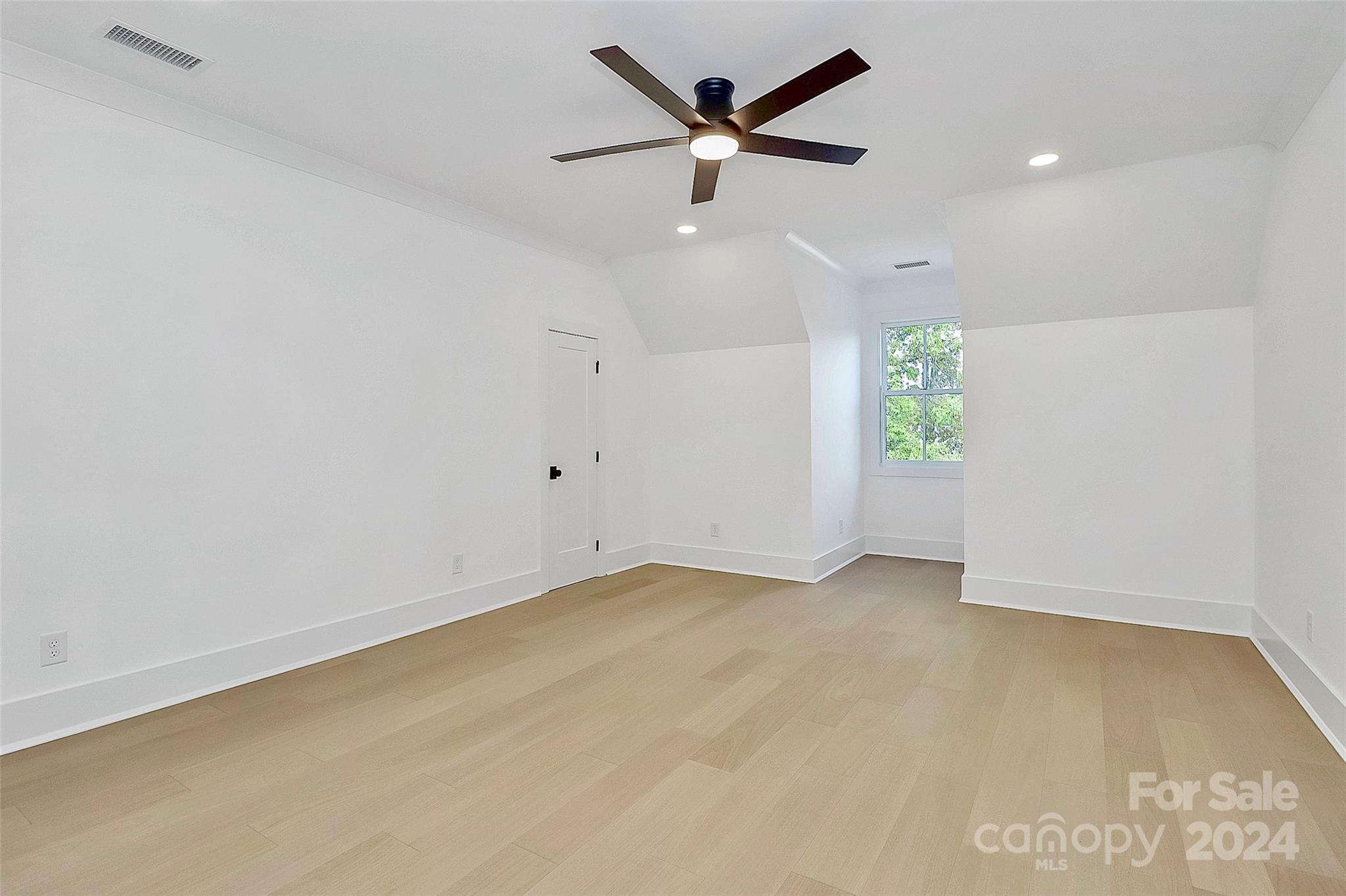 Point Largo - Residential