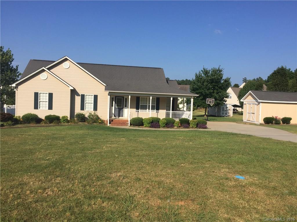 Beautiful Home with 3 bed/ 2 baths located in a lovely area. Home has been very well taken care of. Home has a lovely backyard with deck !!! Home also has a Awesome shed for storage and or hobbies.This house is waiting on you to make it your new HOME !!!! Come and view today! All information deemed reliable but not guaranteed, all agents to verify.