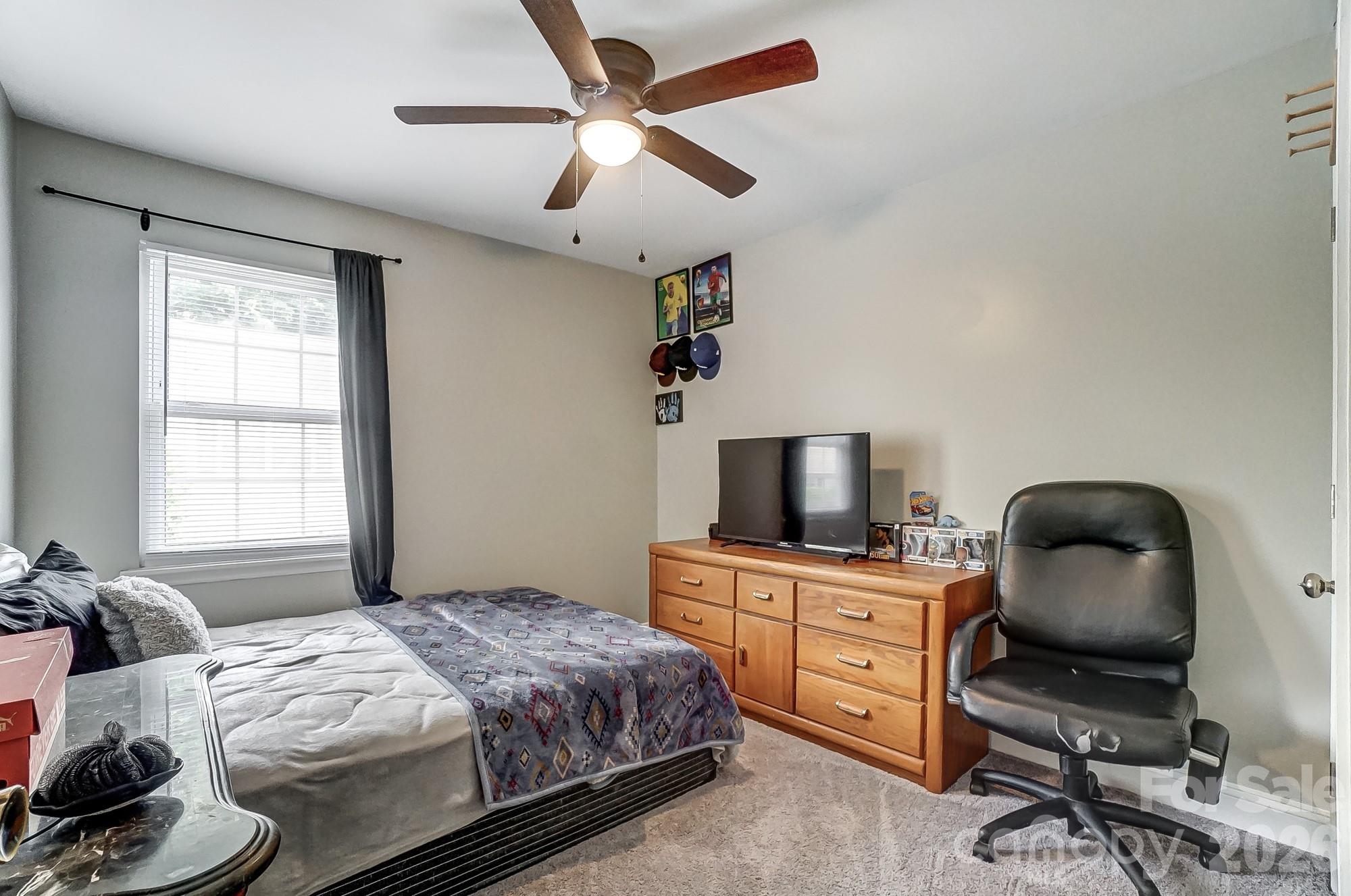 FALCONBRIDGE - Residential
