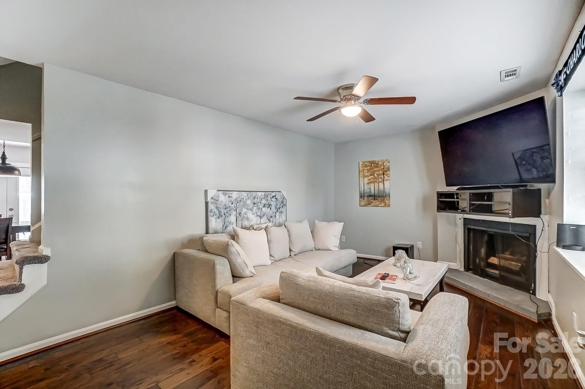 FALCONBRIDGE - Residential