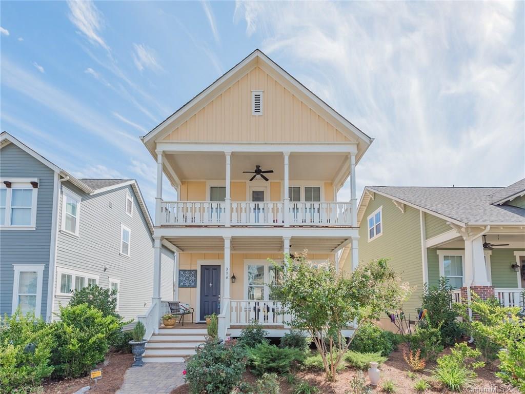 Great Cottage plan in highly sought after Riverwalk Community! Amazing location with short walk to The
River District restaurants, shops, gym, kayak launch & walking/biking trails. This home features site finished
hardwoods throughout first floor, upgraded kitchen cabinets, granite counters, tile backsplash, & tons of windows making this a bright open plan. Master bath has tiled shower, garden tub & dual vanities. Double porch plan & oversized back patio which is great for entertaining!
