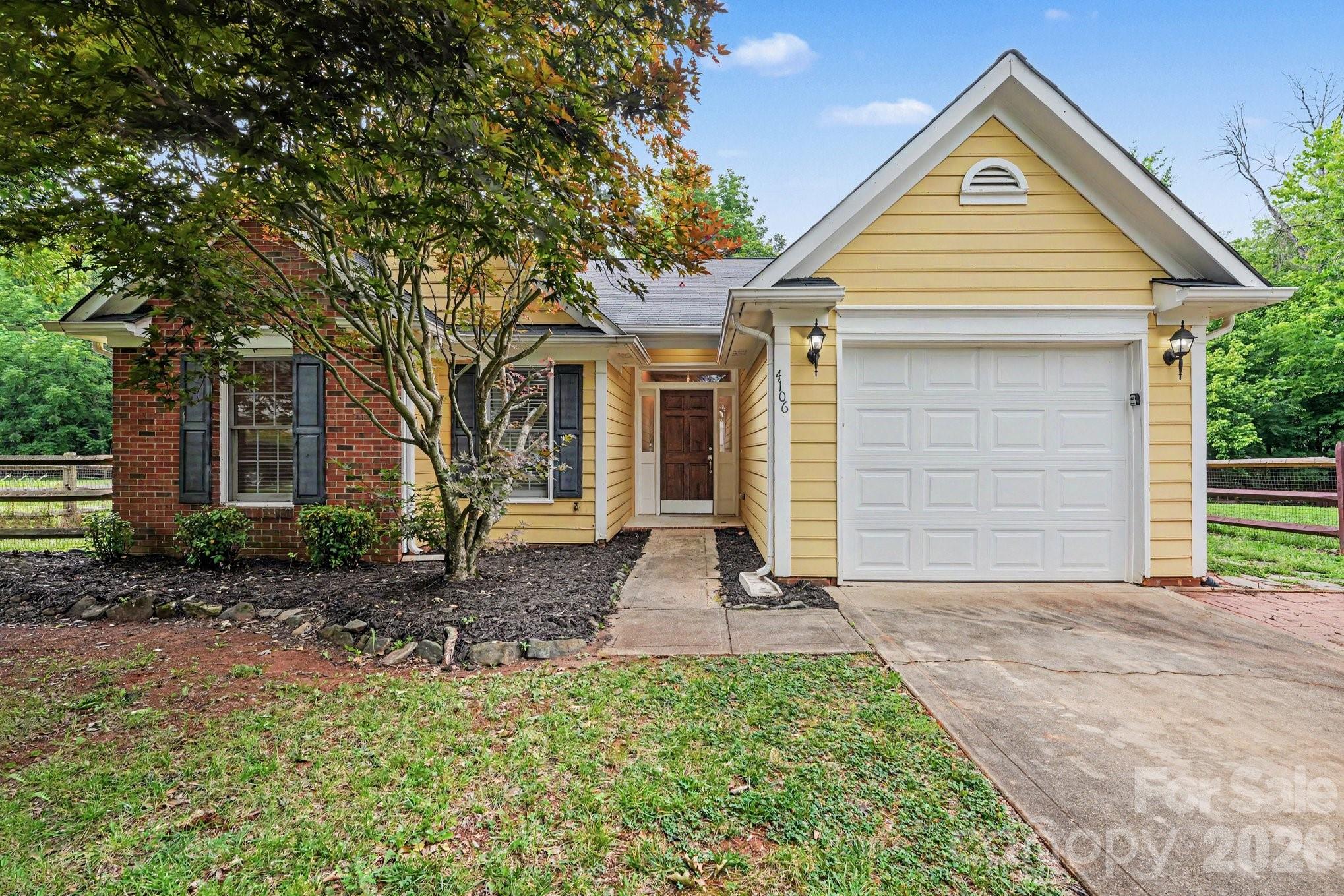 This 3-bedroom, 2-bathroom One-story Home Is Move-in Ready; home located in the desirable Oak Park neighborhood. This property features a traditional floor plan that provides distinct and comfortable living spaces. The inviting living room centers around a cozy fireplace, serving as a perfect spot for relaxation. The beautifully updated kitchen boasts sleek quartz countertops and stainless-steel appliances, making it a functional space for everyday cooking. The primary bedroom offers a private retreat complete with a large walk-in closet and an attached en-suite bathroom featuring a double sink vanity. Situated on a quiet cul-de-sac, the home also includes a fully fenced-in backyard that provides a great space for outdoor enjoyment. Conveniently located near shopping, dining, schools, and major roadways. Schedule your private showing today!