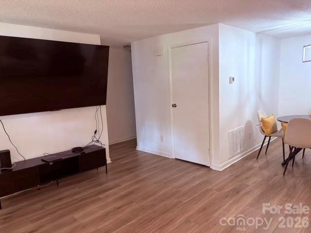 Twelve Oaks - Residential