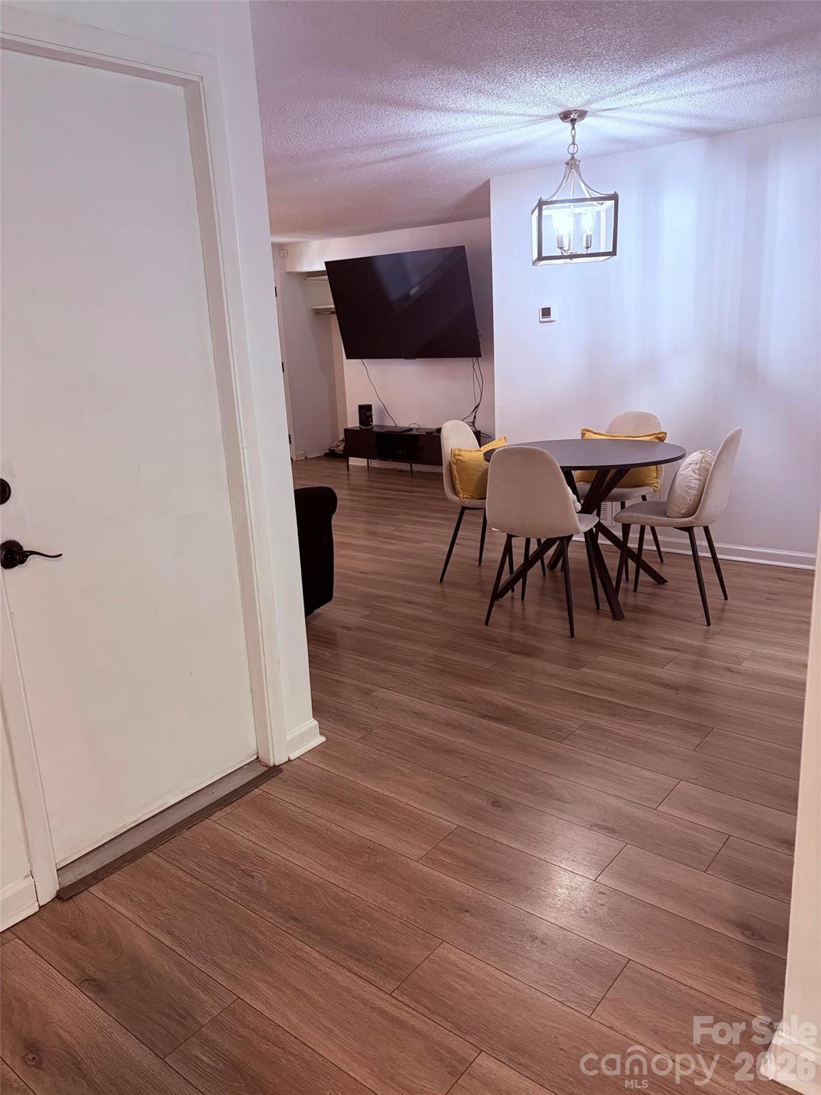 Twelve Oaks - Residential