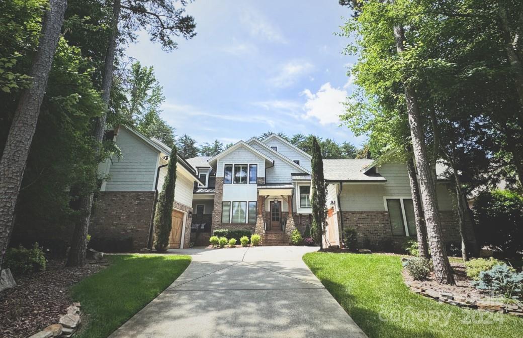 Custom Build on the 18th Hole of Coveted Springfield planned community.