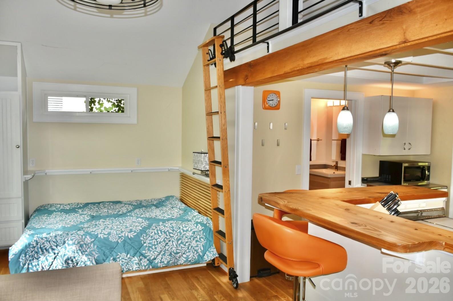 Colonial Place - Residential