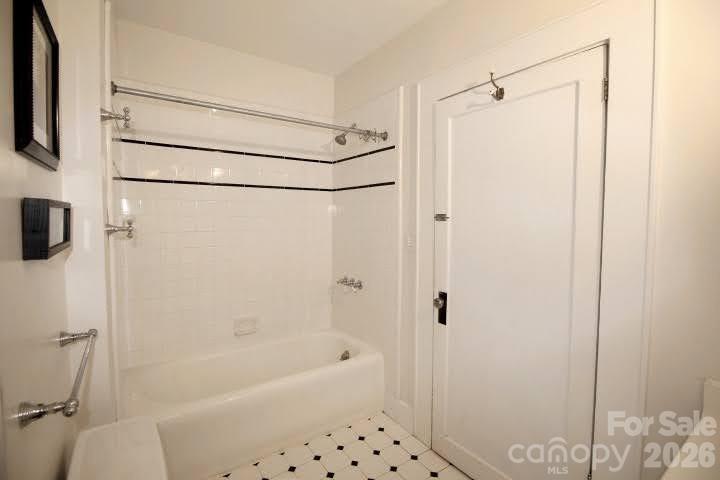 Colonial Place - Residential