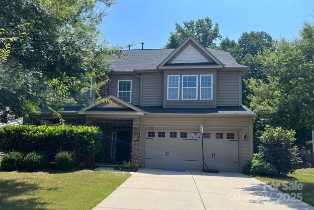 Wonderful home with desirable public schools.  Convenient to shopping, dining, 485, and uptown.