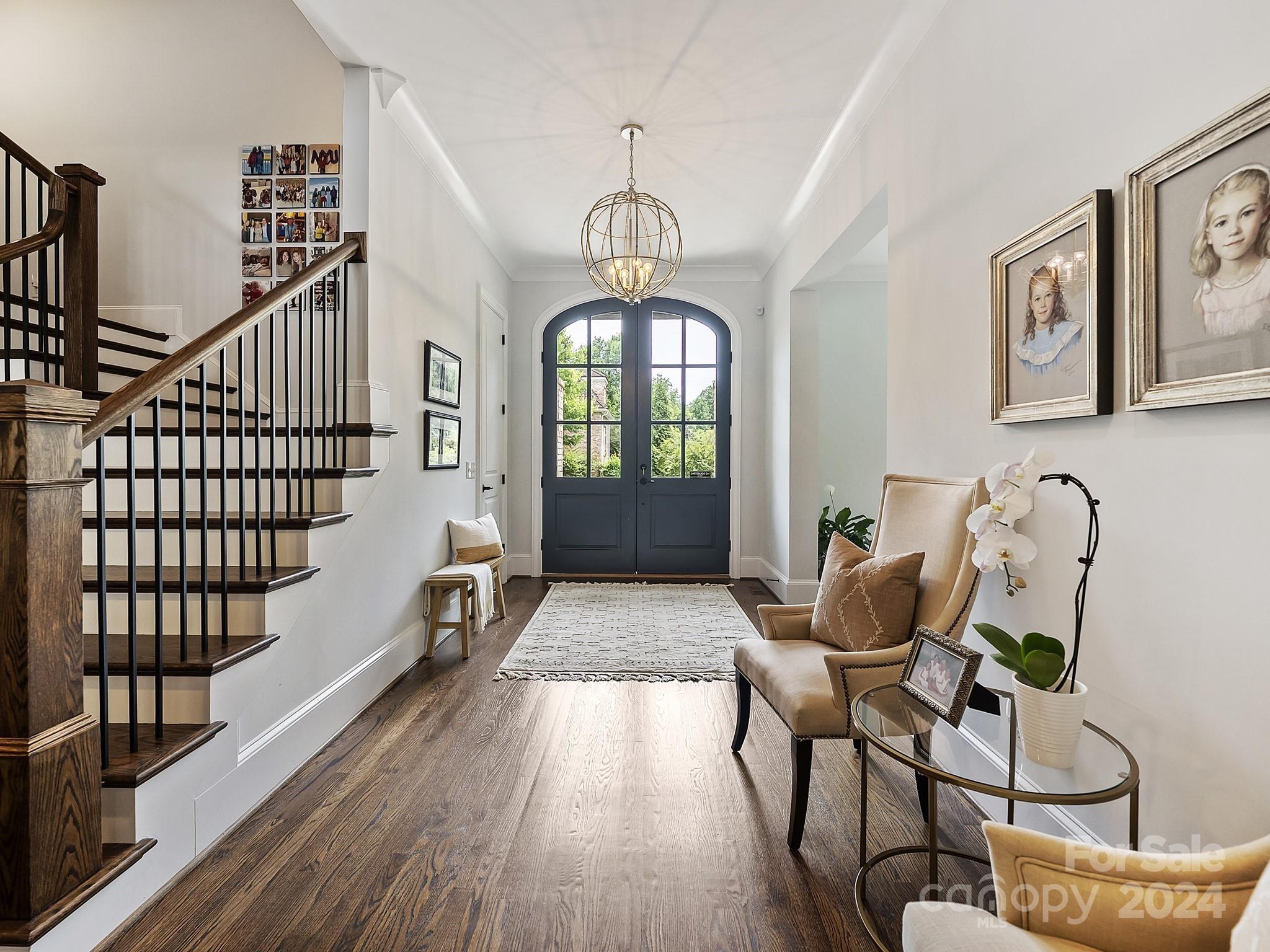 Mia Manor - Residential