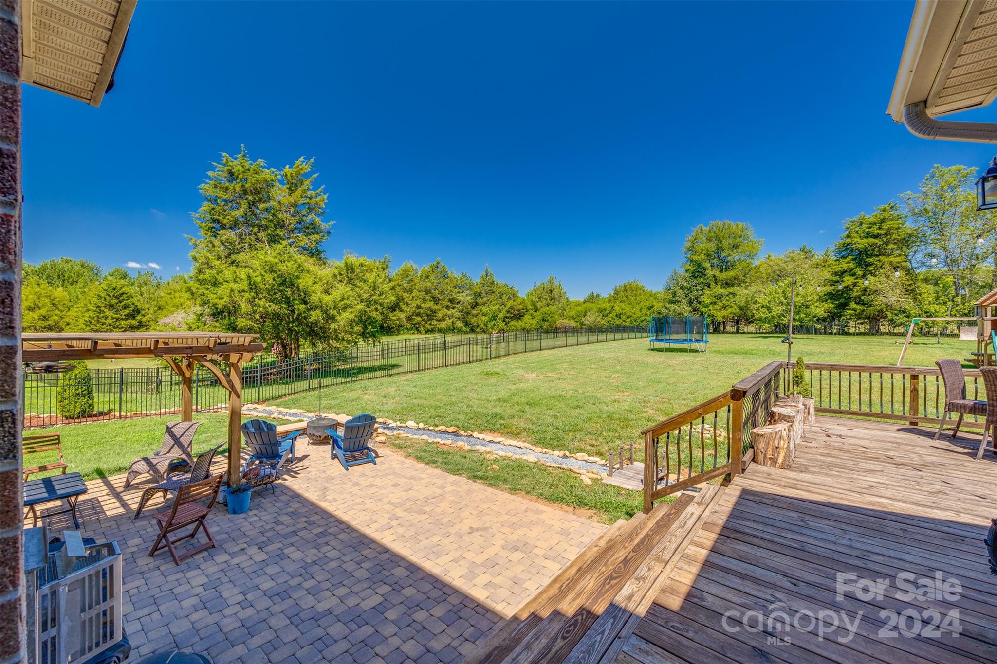 The Gates At Eastview - Residential