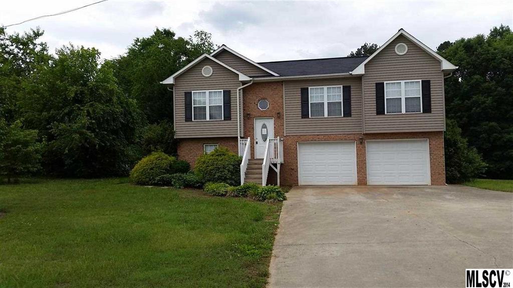 Located near town but away from the hustle and bustle of traffic. This attractive split foyer has 3 bedrooms, 2 baths and a full basement.Perfect for first time home buyer or growing family!