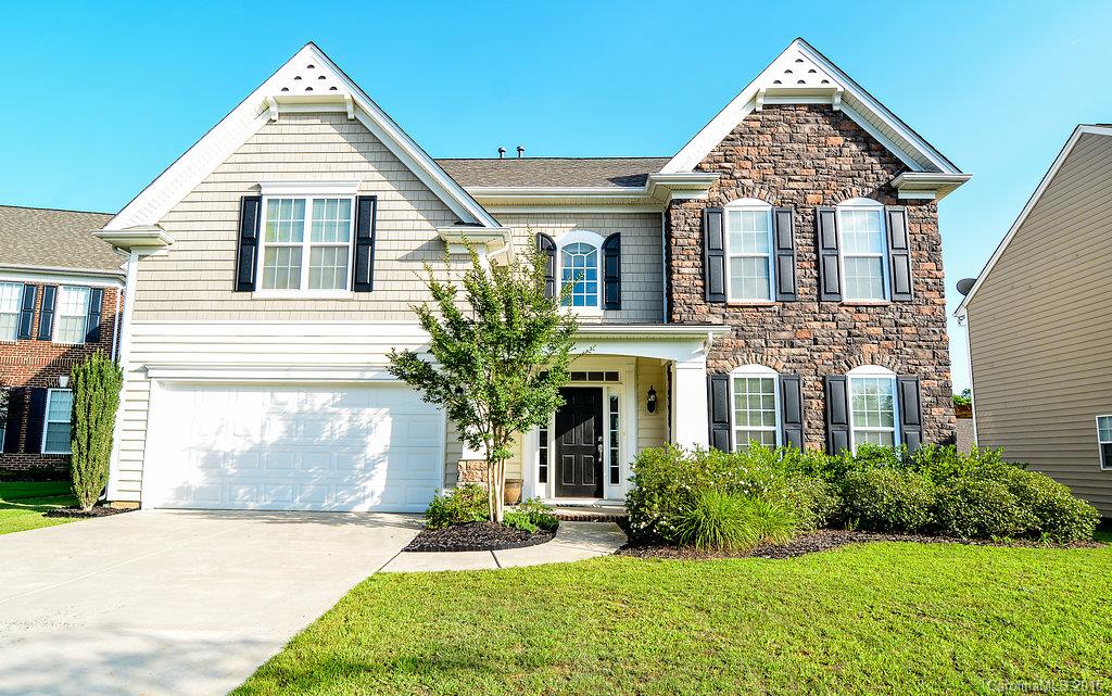This gorgeous ready to move in home sits on a cul-de-sac with a big fenced yard. Open concept family room with gas log fireplace, guest bedroom/bathroom on main. Kitchen upgrades/stainless steel appliances/granite counter tops. Tray ceiling/chair railing in formal dining room.  Great bonus room on second level, large master bedroom with tray ceiling/double vanity in master bath with lots of storage, tub and walk-in-shower. Just a short walk to the neighborhood pool/playground.