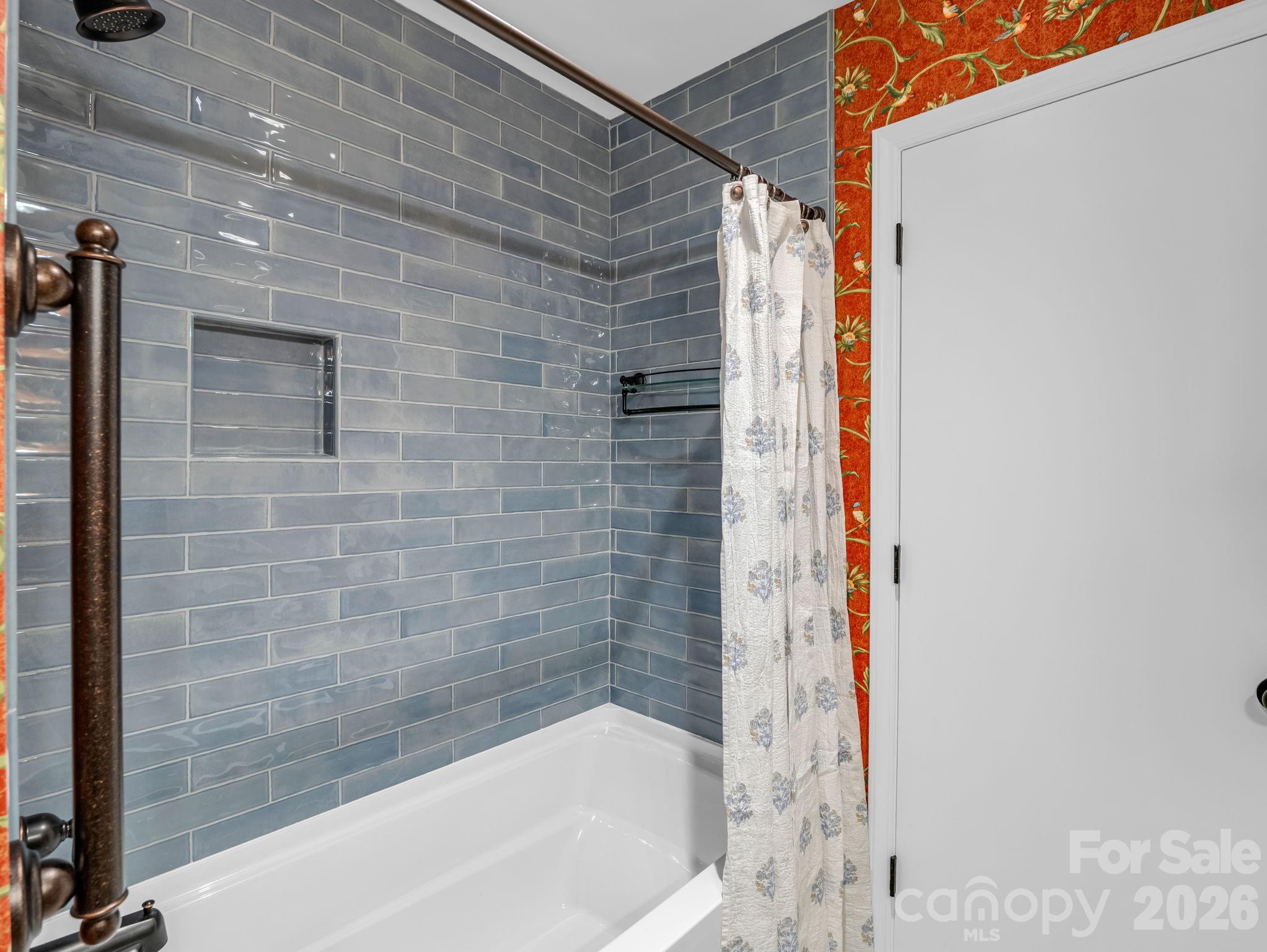 One Tryon Place - Residential