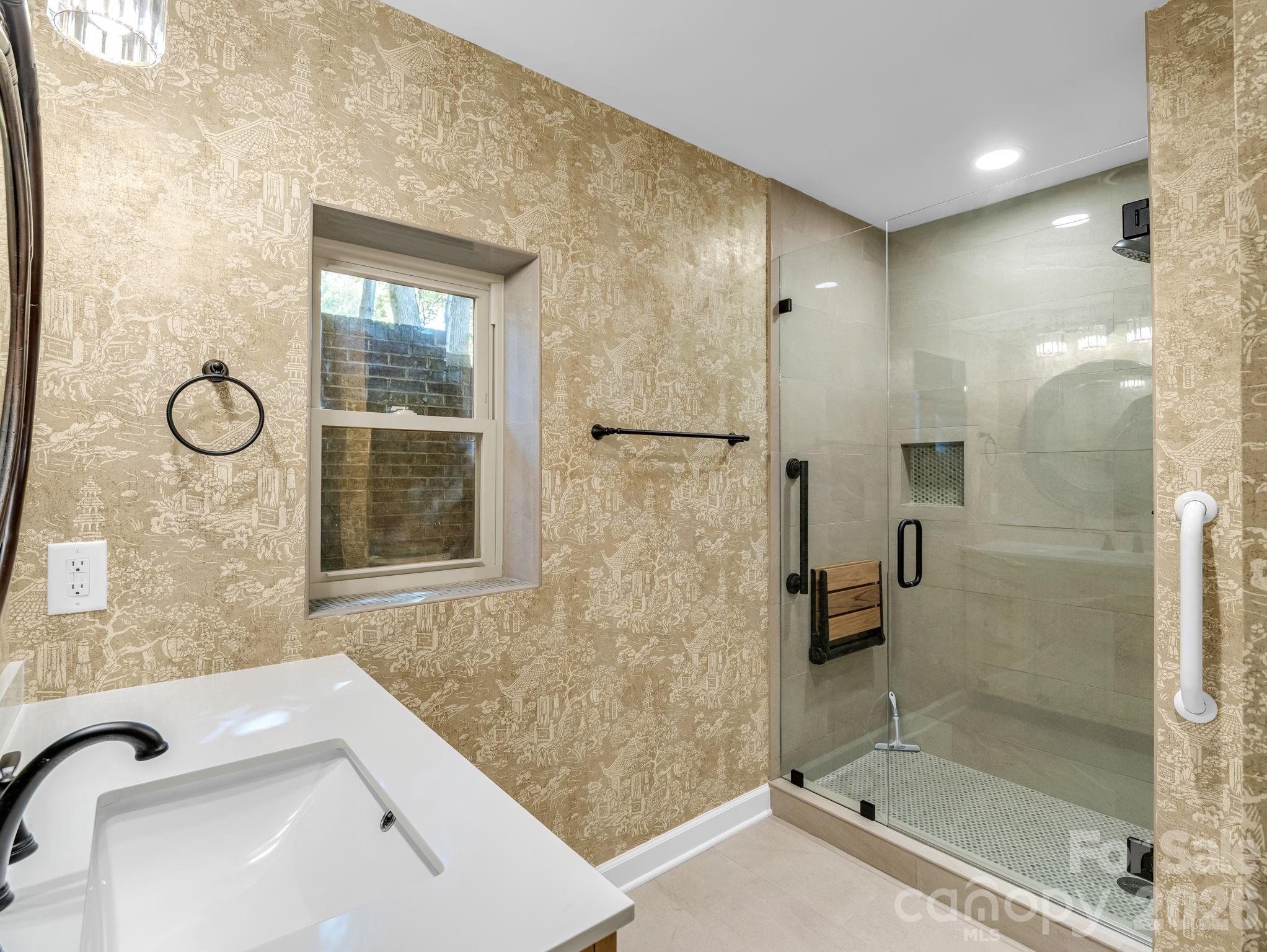 One Tryon Place - Residential