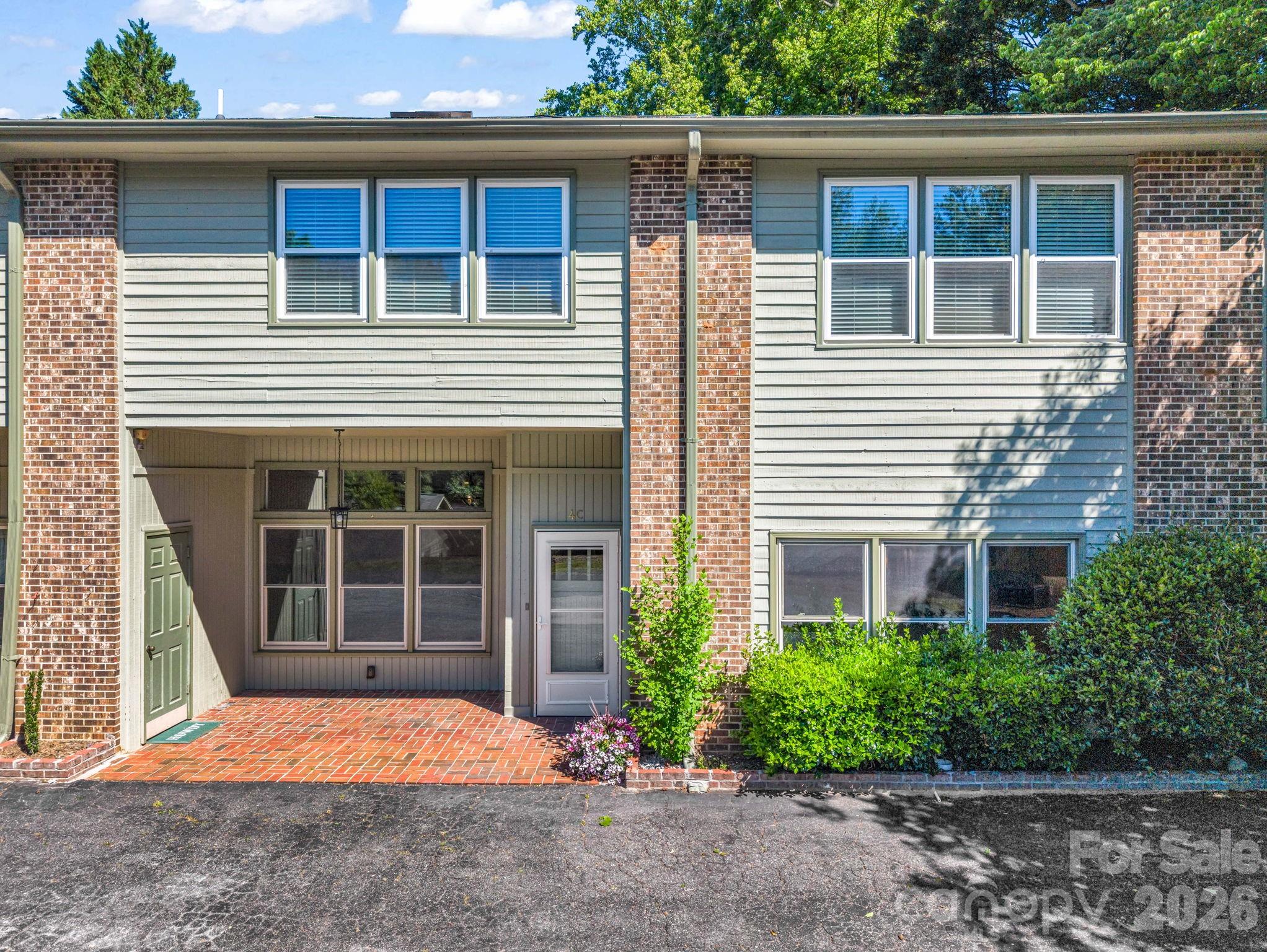 One Tryon Place - Residential