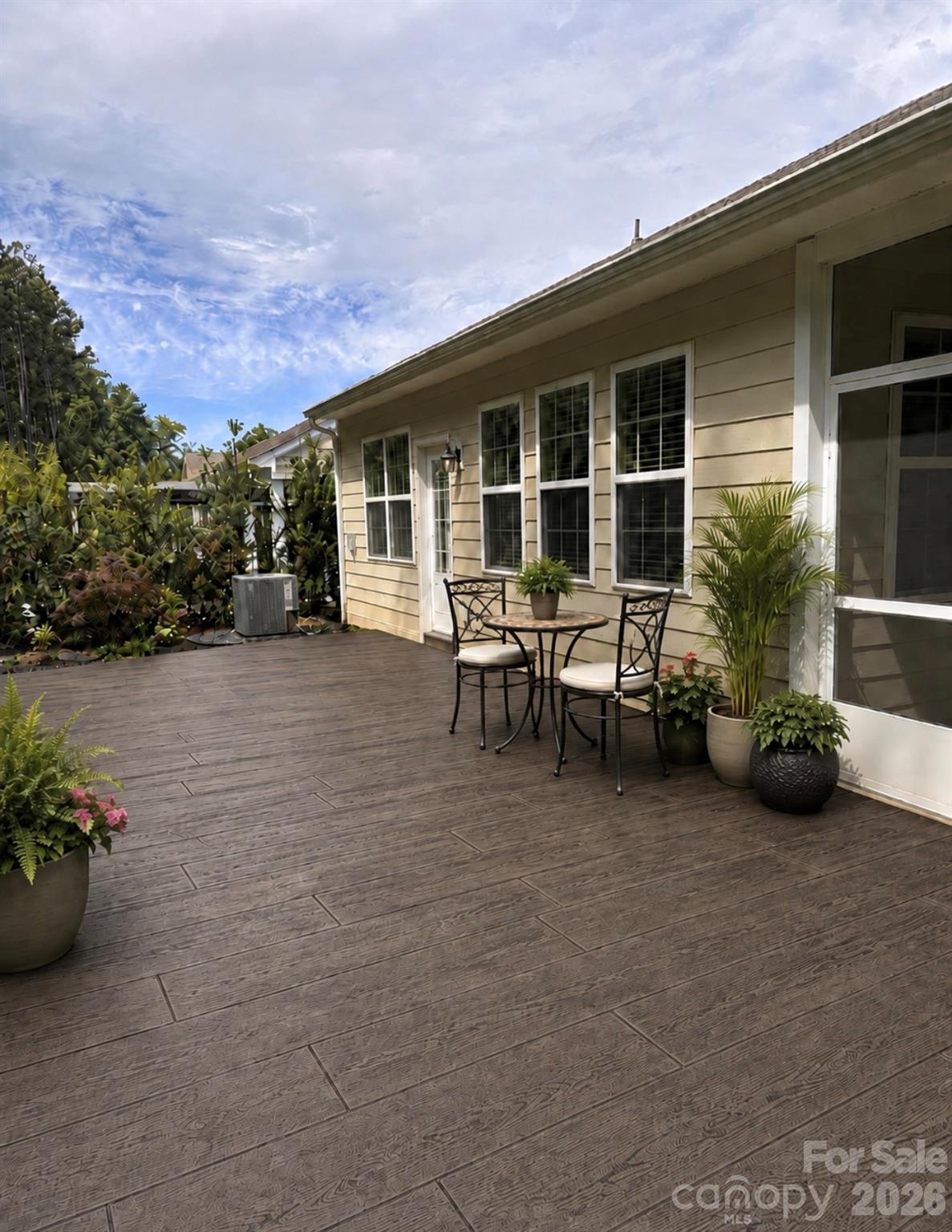 Imagery on Mtn Island - Residential