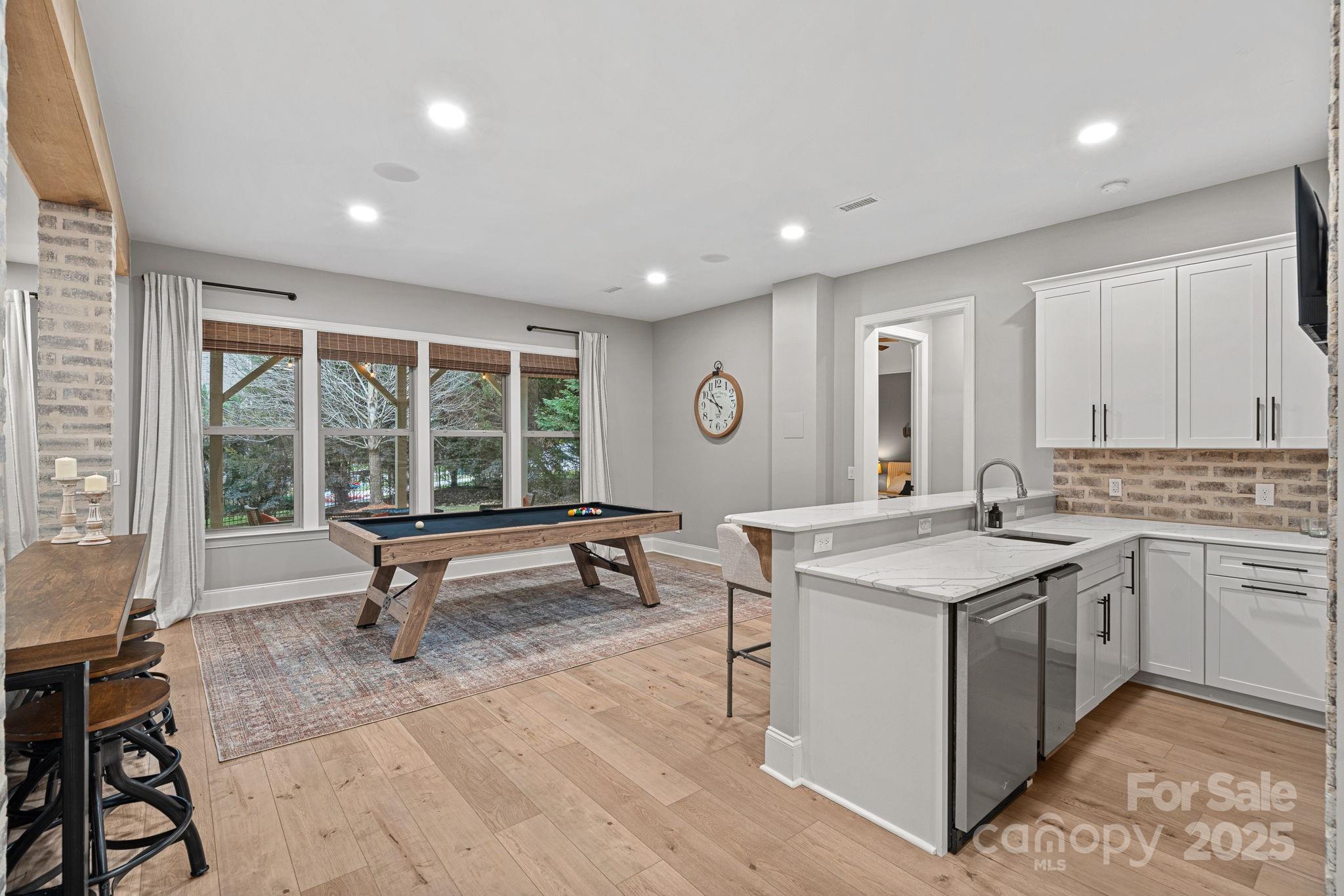 Barber Rock - Residential