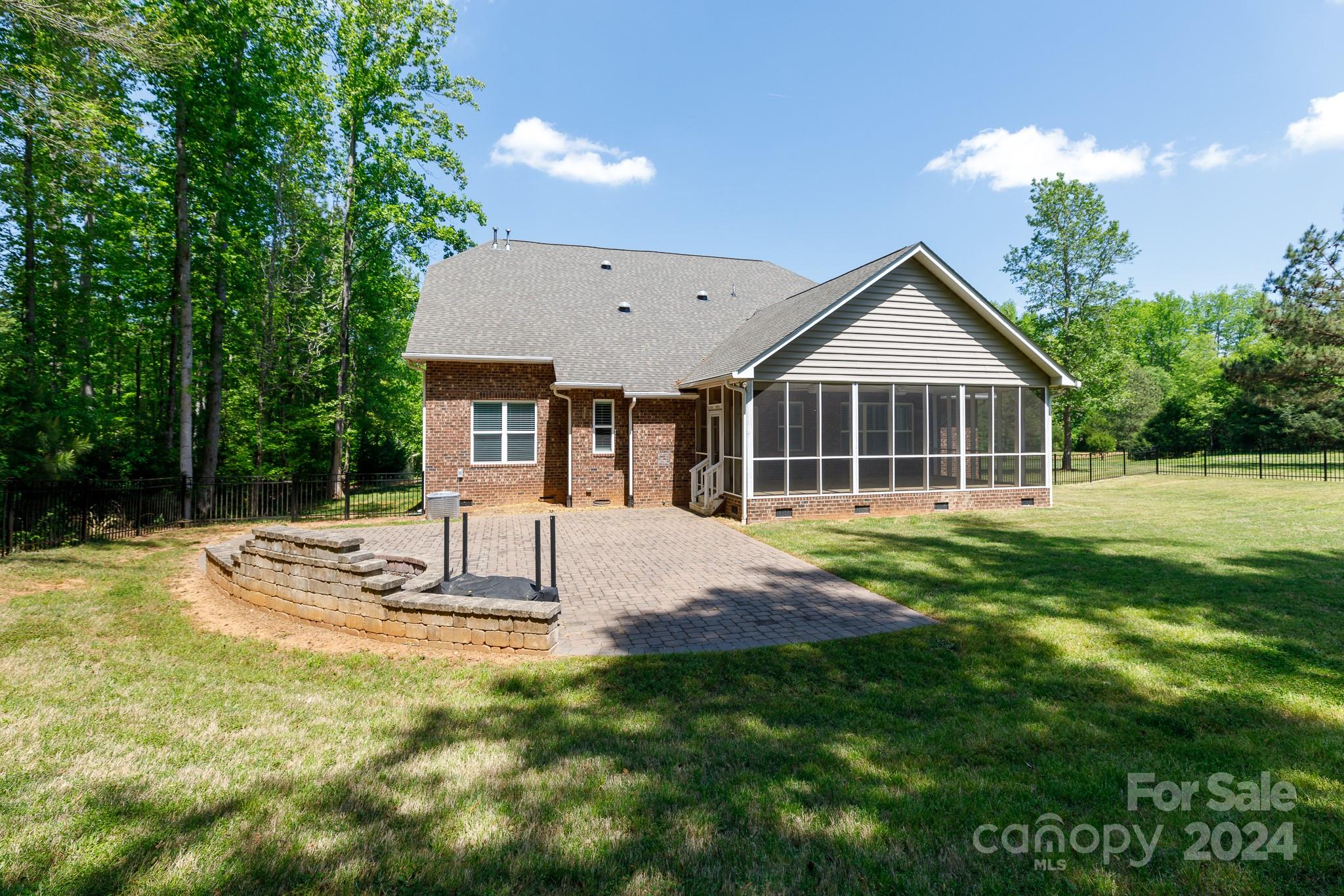 Holland Springs - Residential