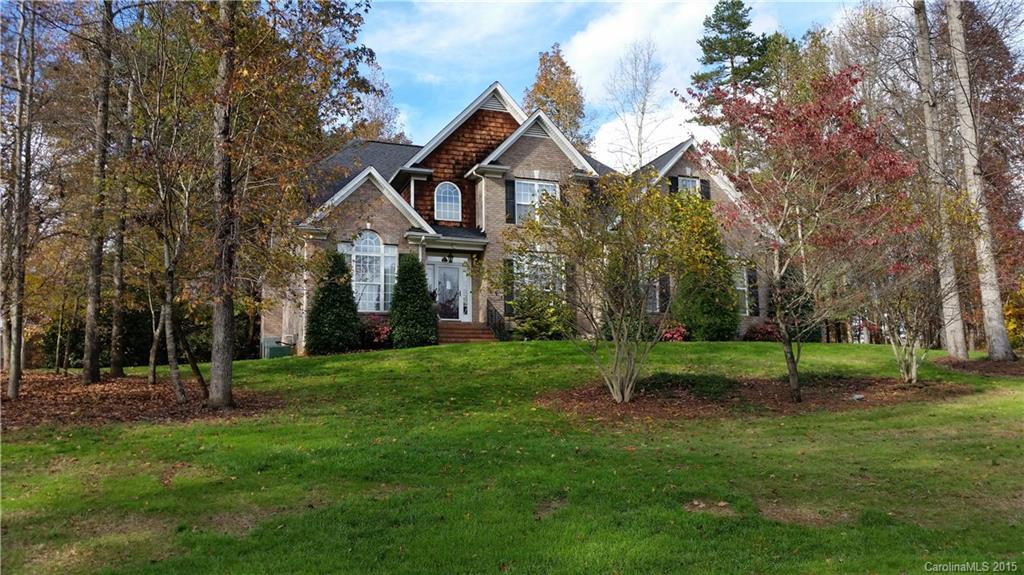 .51 acre in Oxfordshire. Gorgeous Full Brick home on quiet Cul-De-Sac. Wooded private lot. 1st Floor Mstr. Ste. w/Deluxe Mstr. Bth. 1st Floor Office/Study or In-Law Ste. w/Full Bath. Large Upper Bonus Room, ideal for several uses. 2 story Foyer. Formal Dining Room. Large Gourmet Kitchen w/Breakfast Nook & picturesque views. Granite Counters w/Backsplash & Island. Soaring Ceiling in Great Rm. w/Fireplace. Large Deck. Great yard for entertaining. Jack & Jill Bath up. Great location. Immaculate.