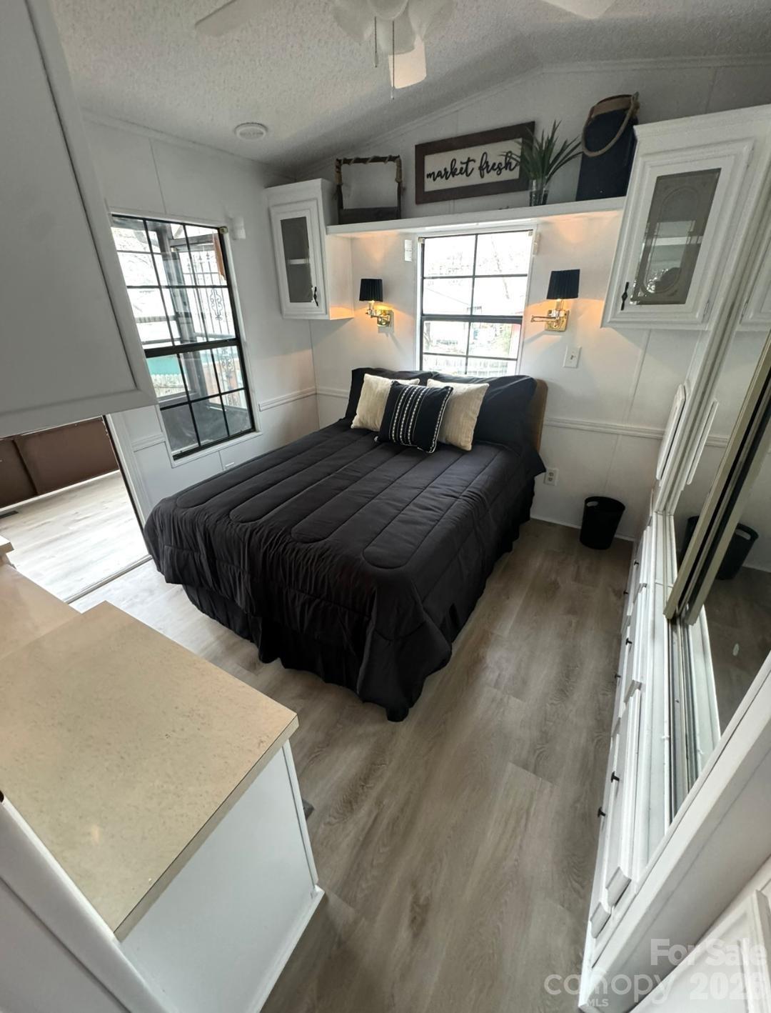 Twin Harbor - Residential