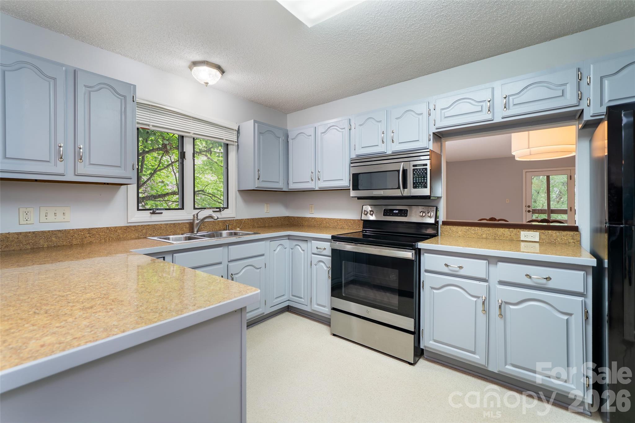 Pine Cliff Condominiums - Residential