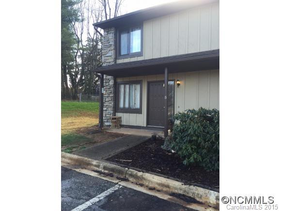 2 BR, 1.5 BA condo.  Great South Asheville Location.