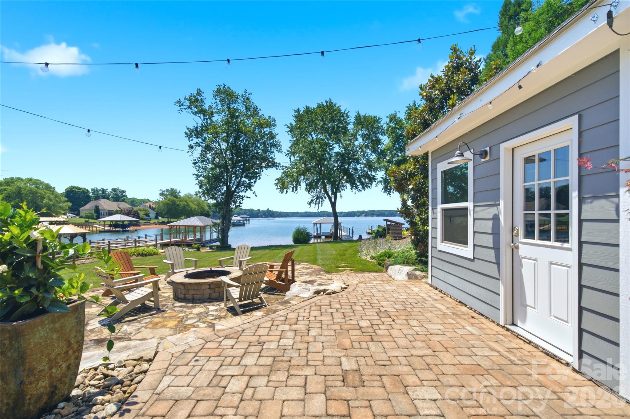 Colony Harbor - Residential