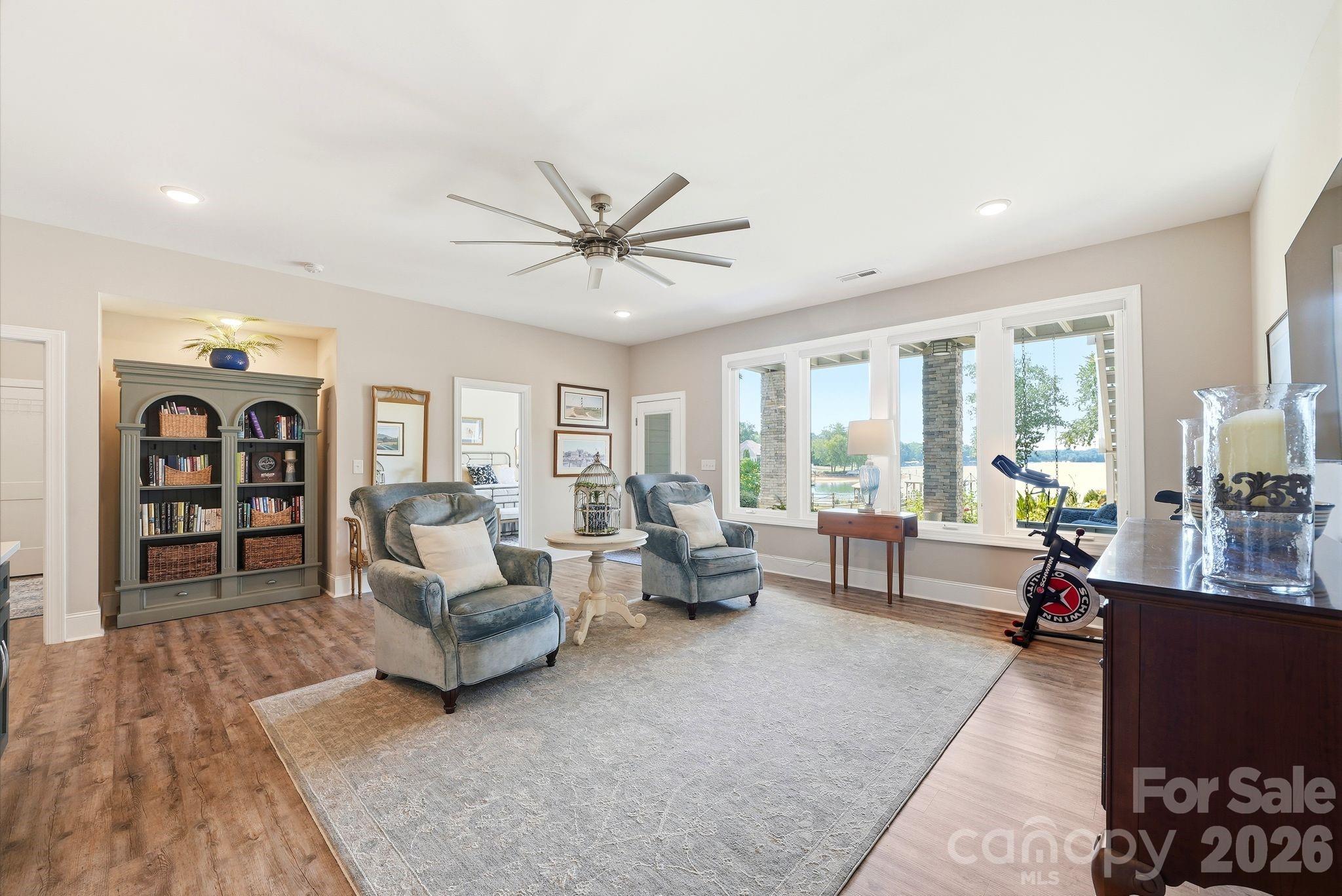 Colony Harbor - Residential