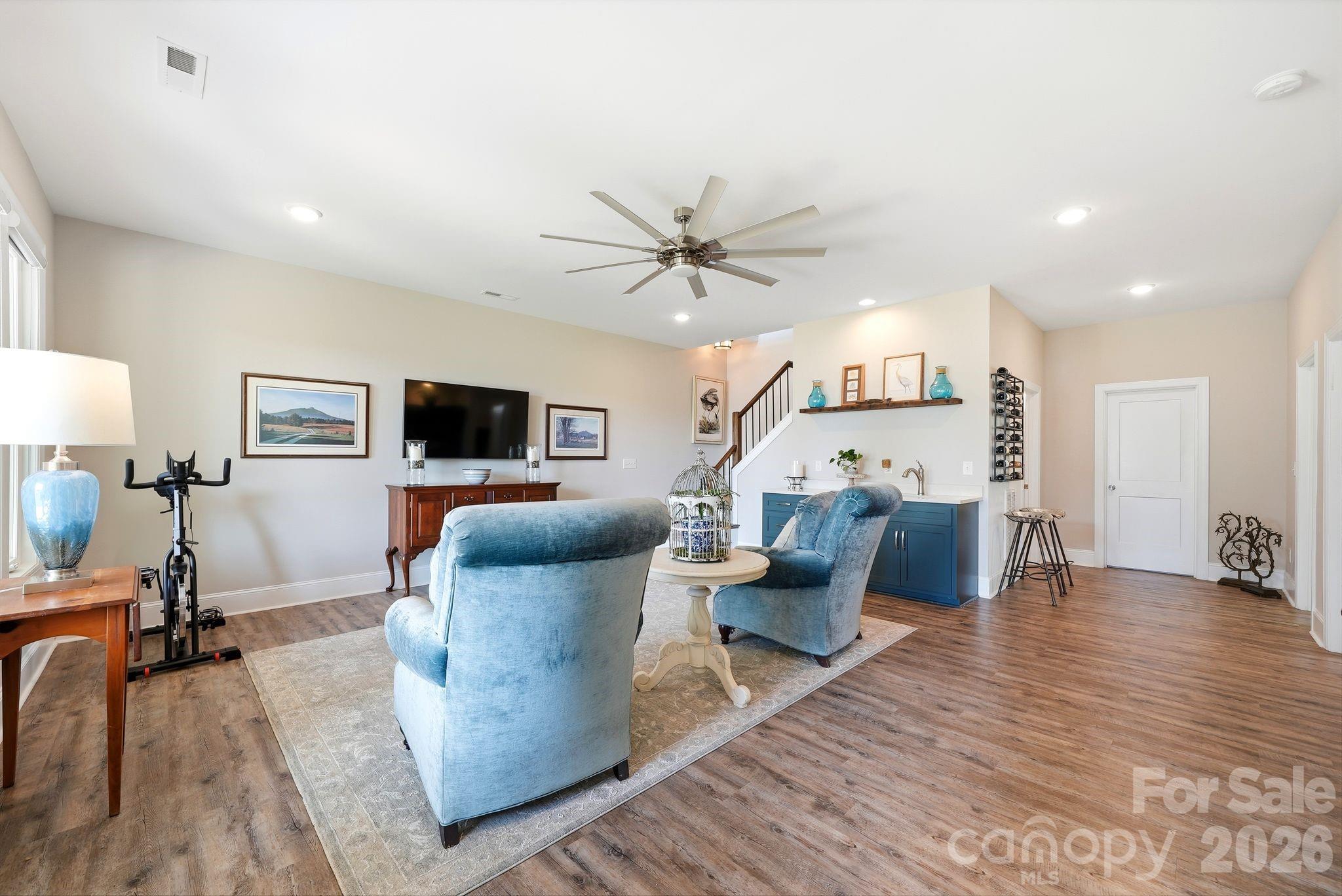 Colony Harbor - Residential