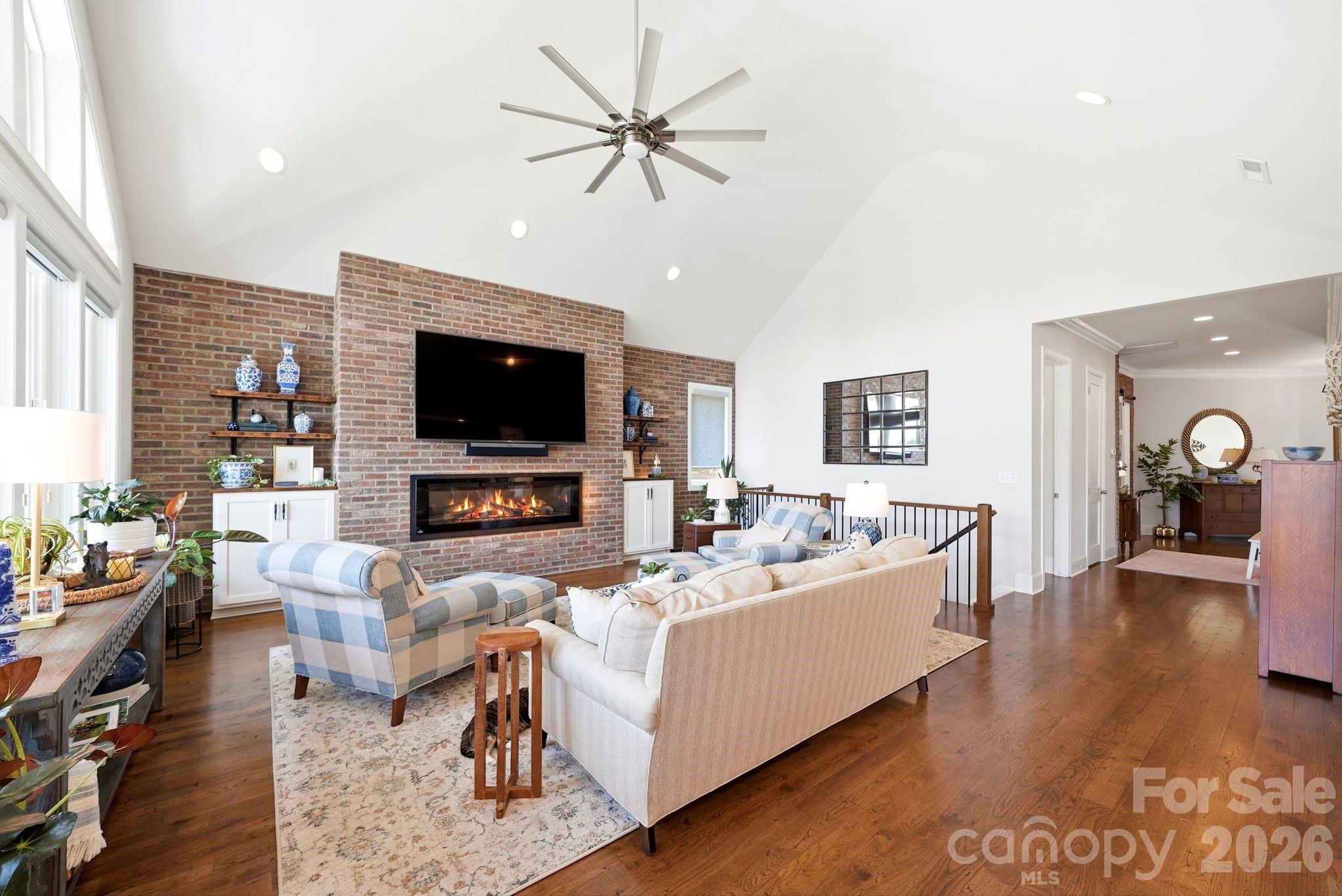 Colony Harbor - Residential