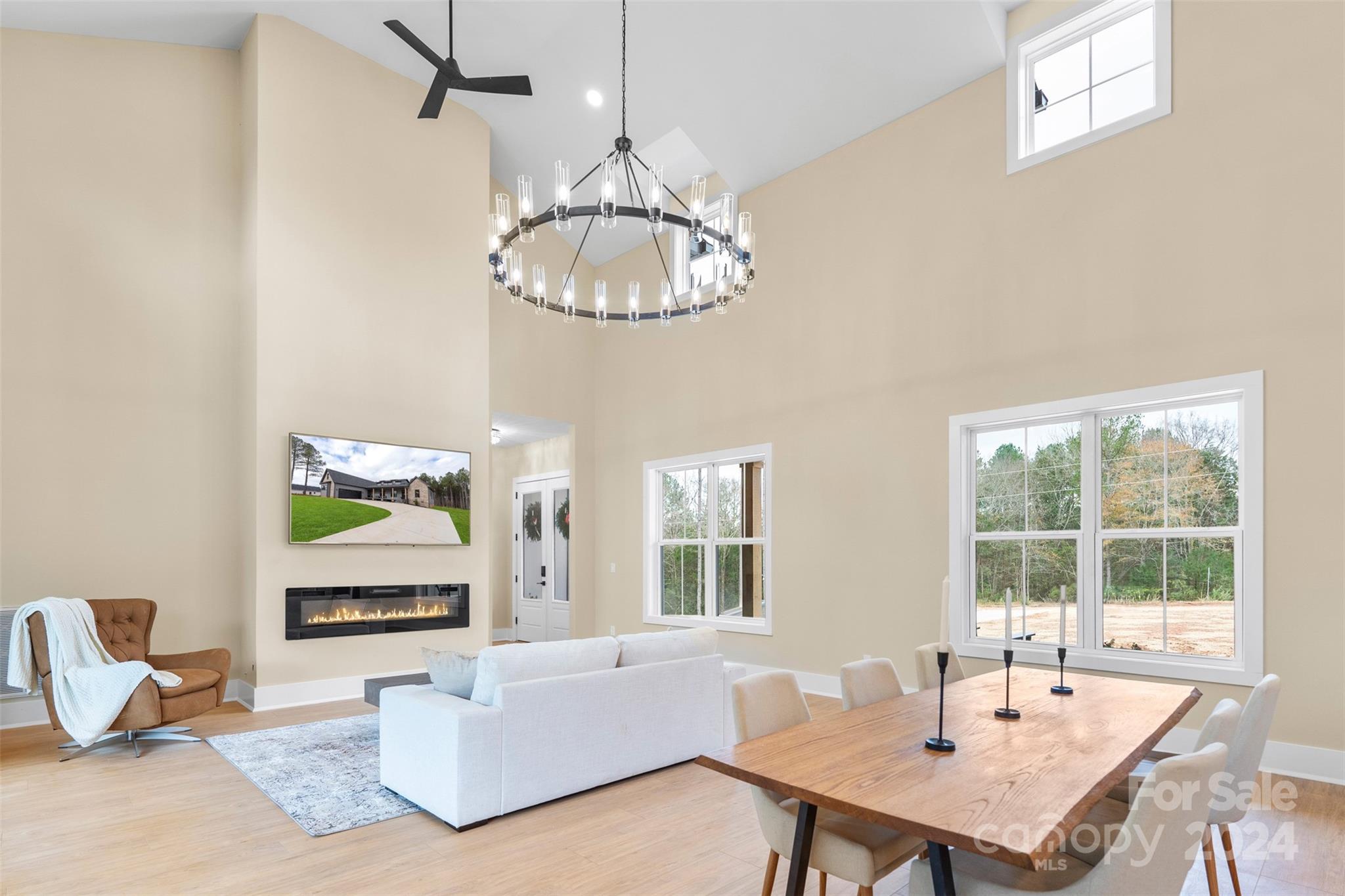 Royal Pines - Residential