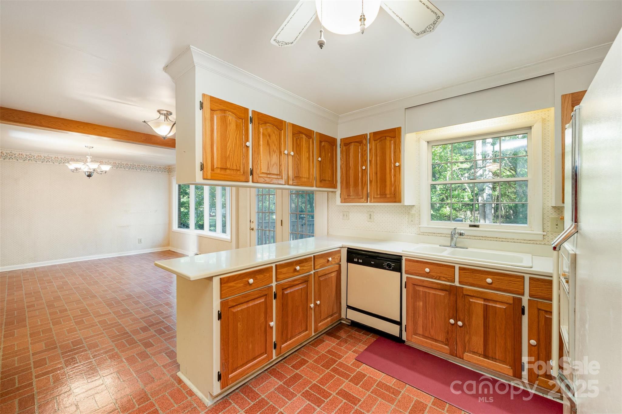 Country Club Estates - Residential