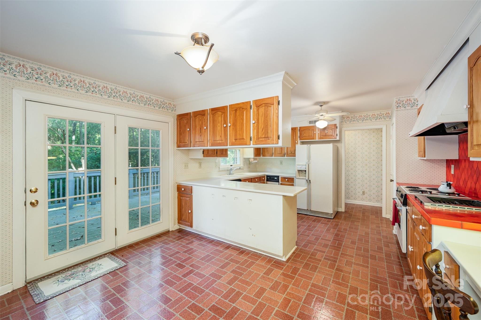 Country Club Estates - Residential