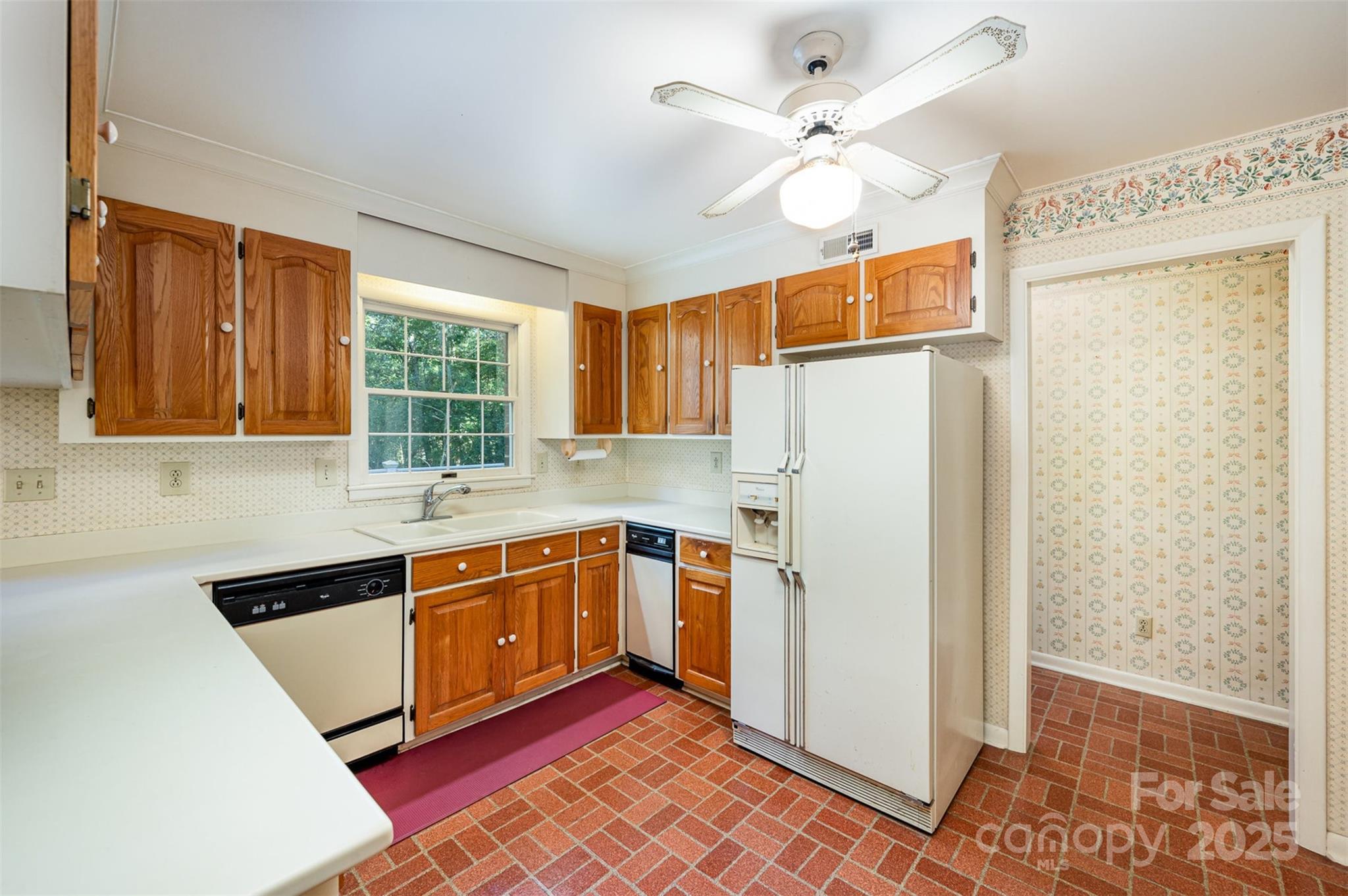 Country Club Estates - Residential