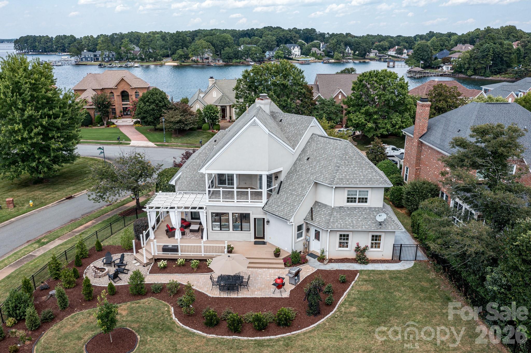 The Peninsula - Residential