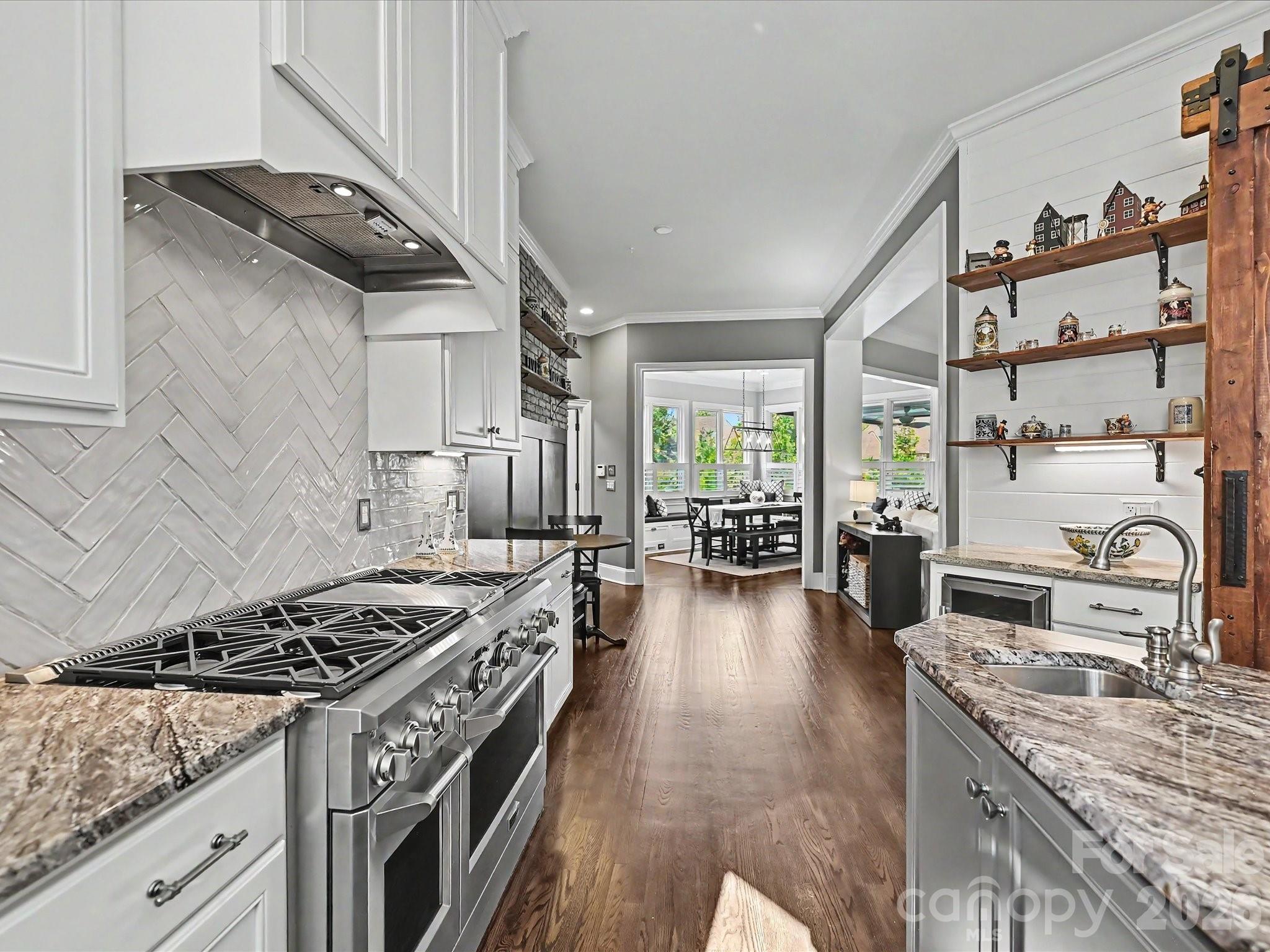 The Peninsula - Residential