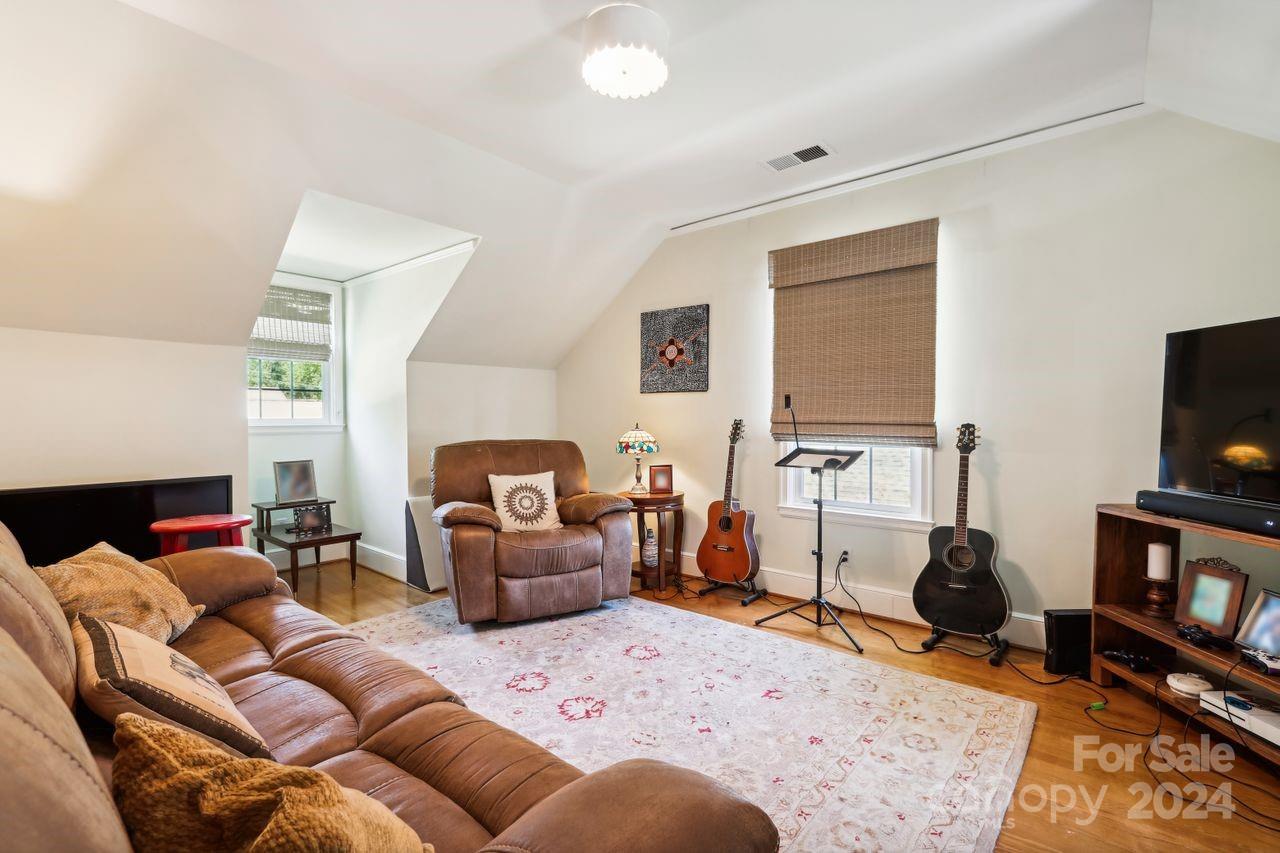 Seventeen Acres - Residential