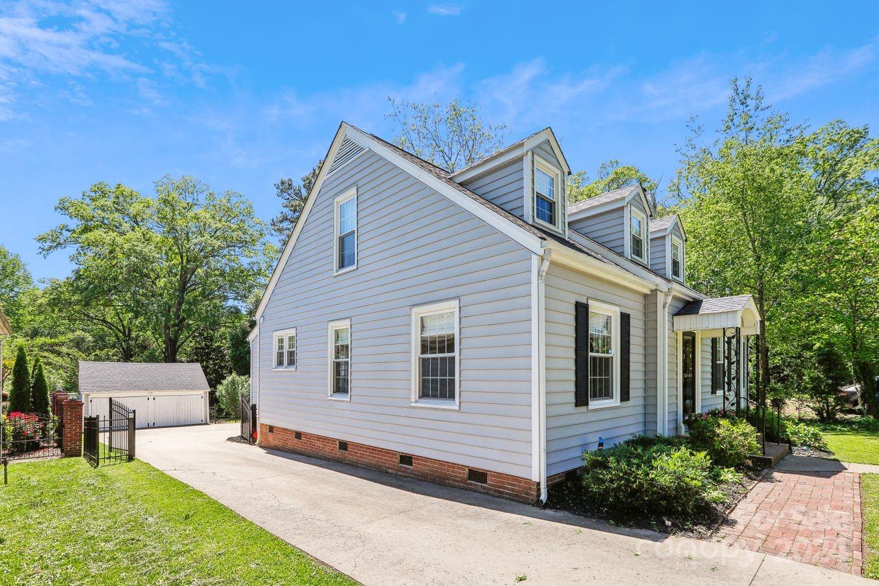 Seventeen Acres - Residential
