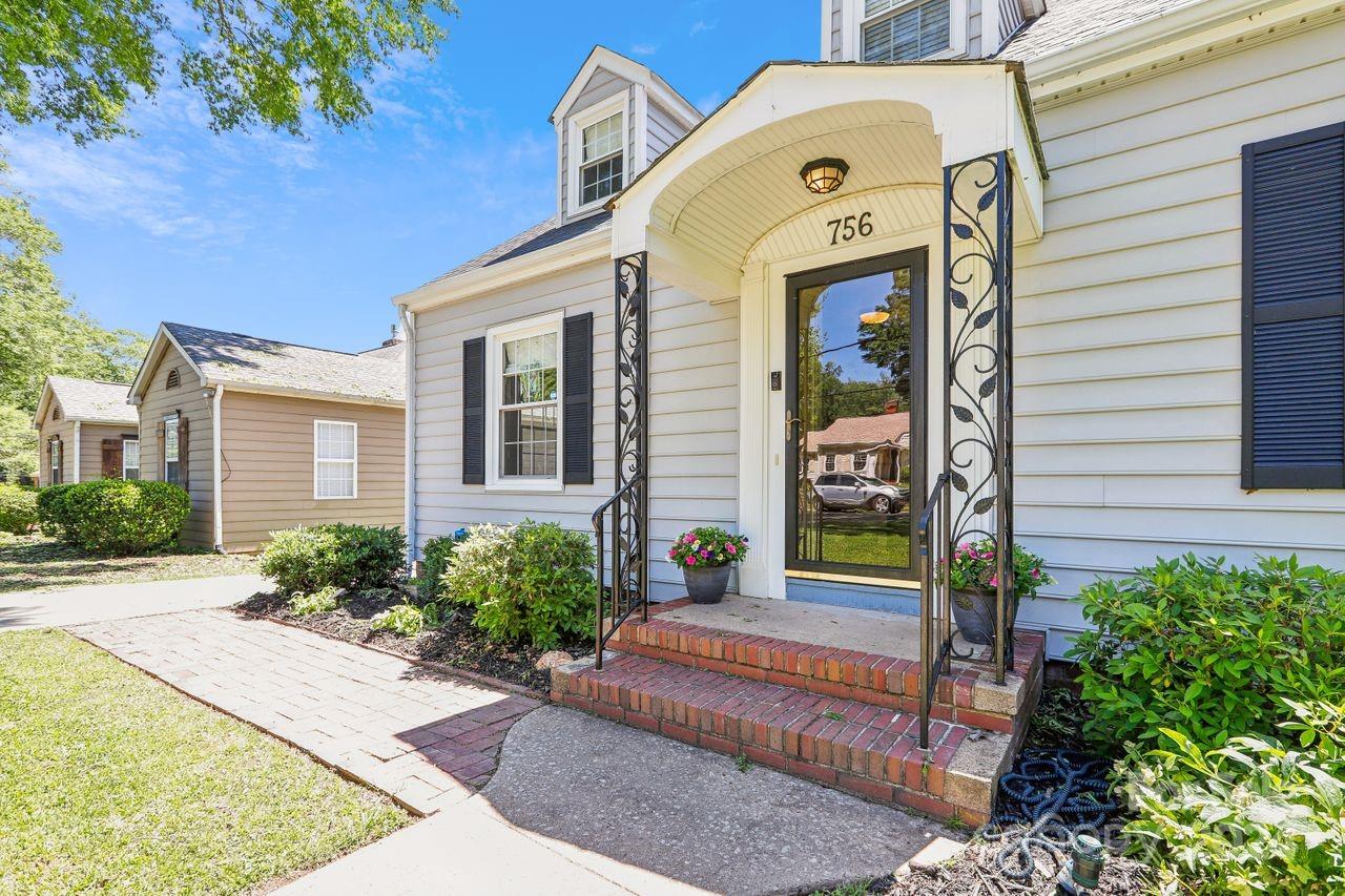 Seventeen Acres - Residential